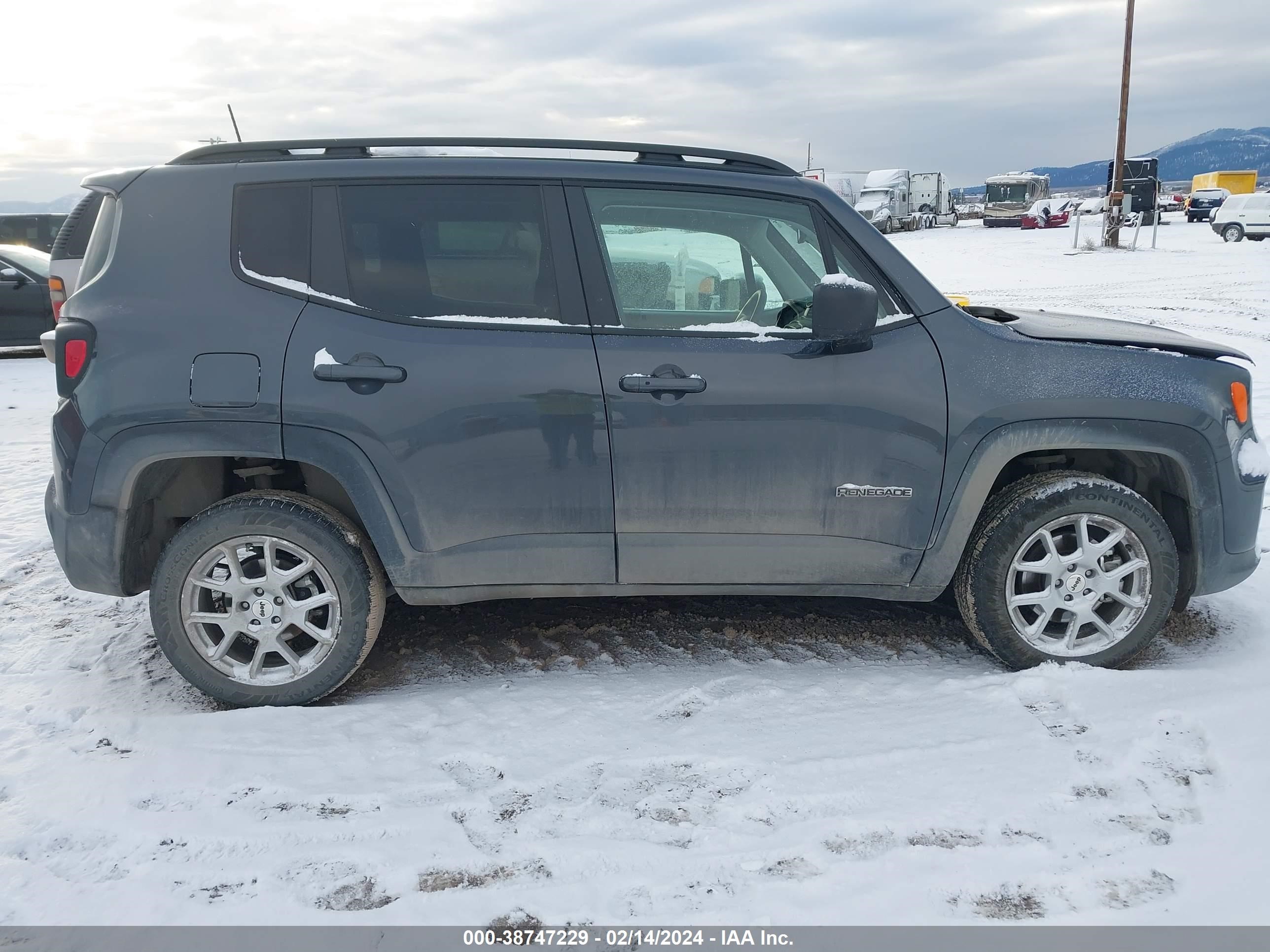 2022 Jeep Renegade Latitude 4X4 vin: ZACNJDB13NPN83744