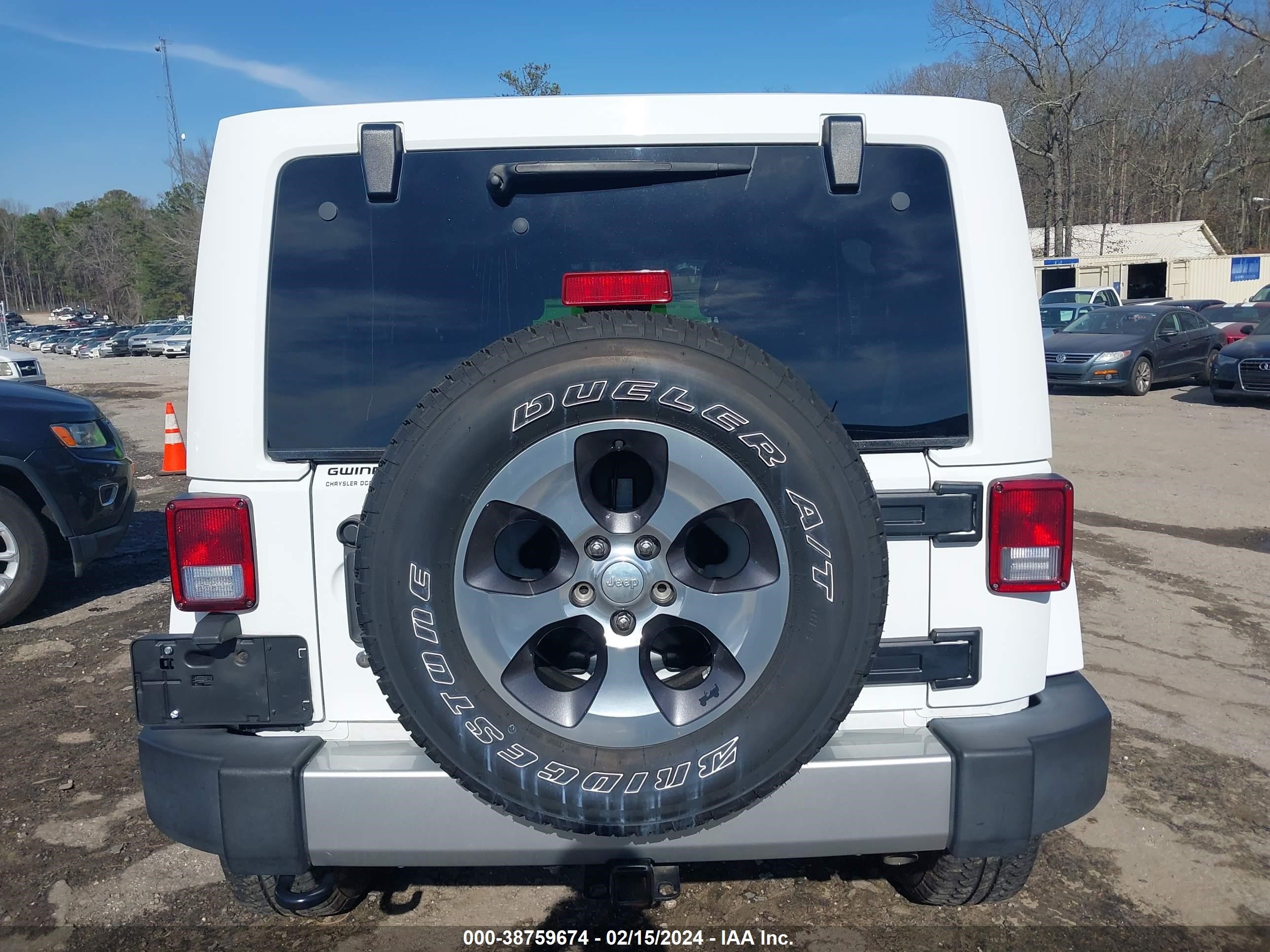 2017 Jeep Wrangler Unlimited Sahara 4X4 vin: 1C4BJWEG1HL689667