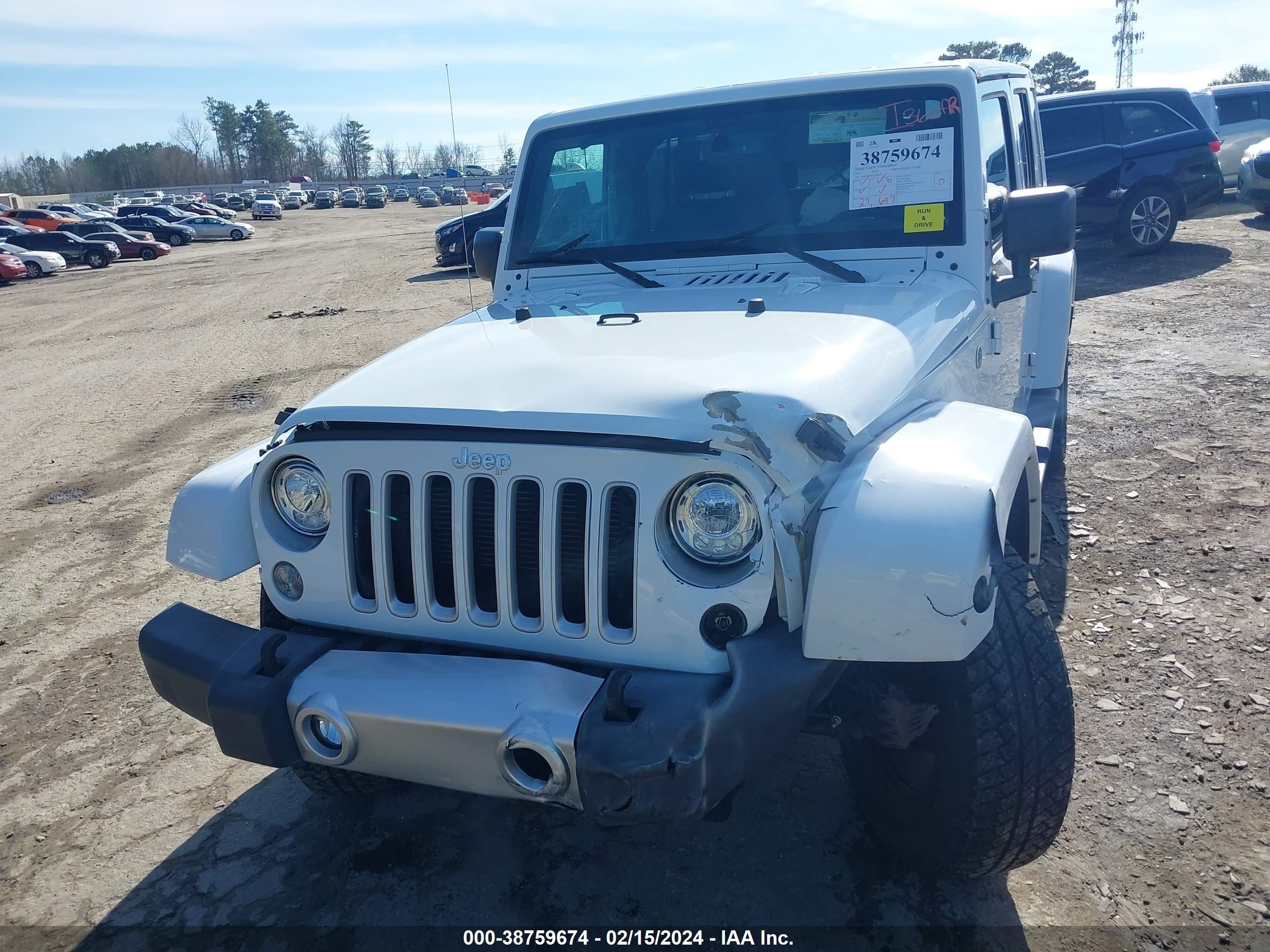 2017 Jeep Wrangler Unlimited Sahara 4X4 vin: 1C4BJWEG1HL689667