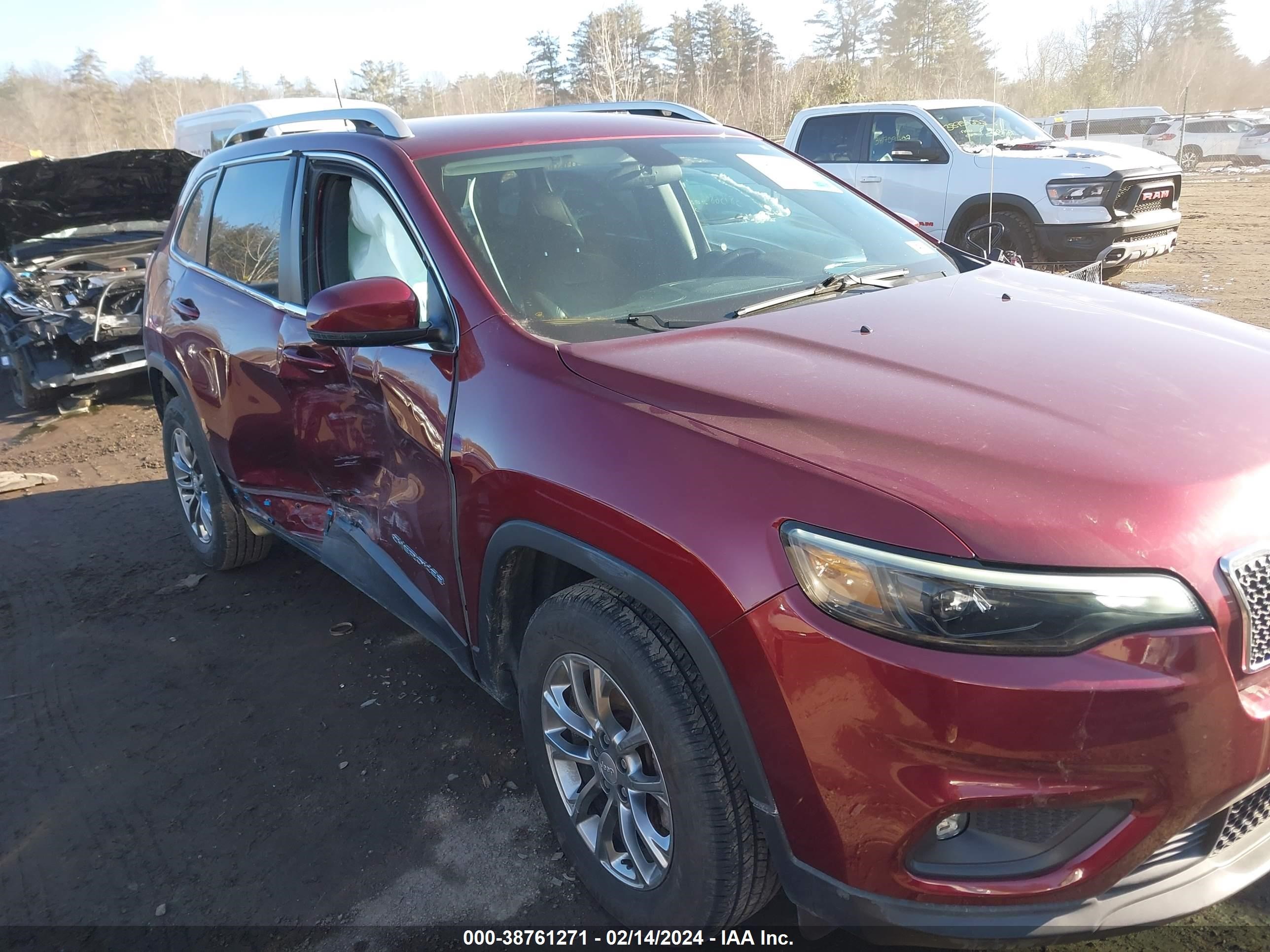 2019 Jeep Cherokee Latitude Plus 4X4 vin: 1C4PJMLB7KD337101