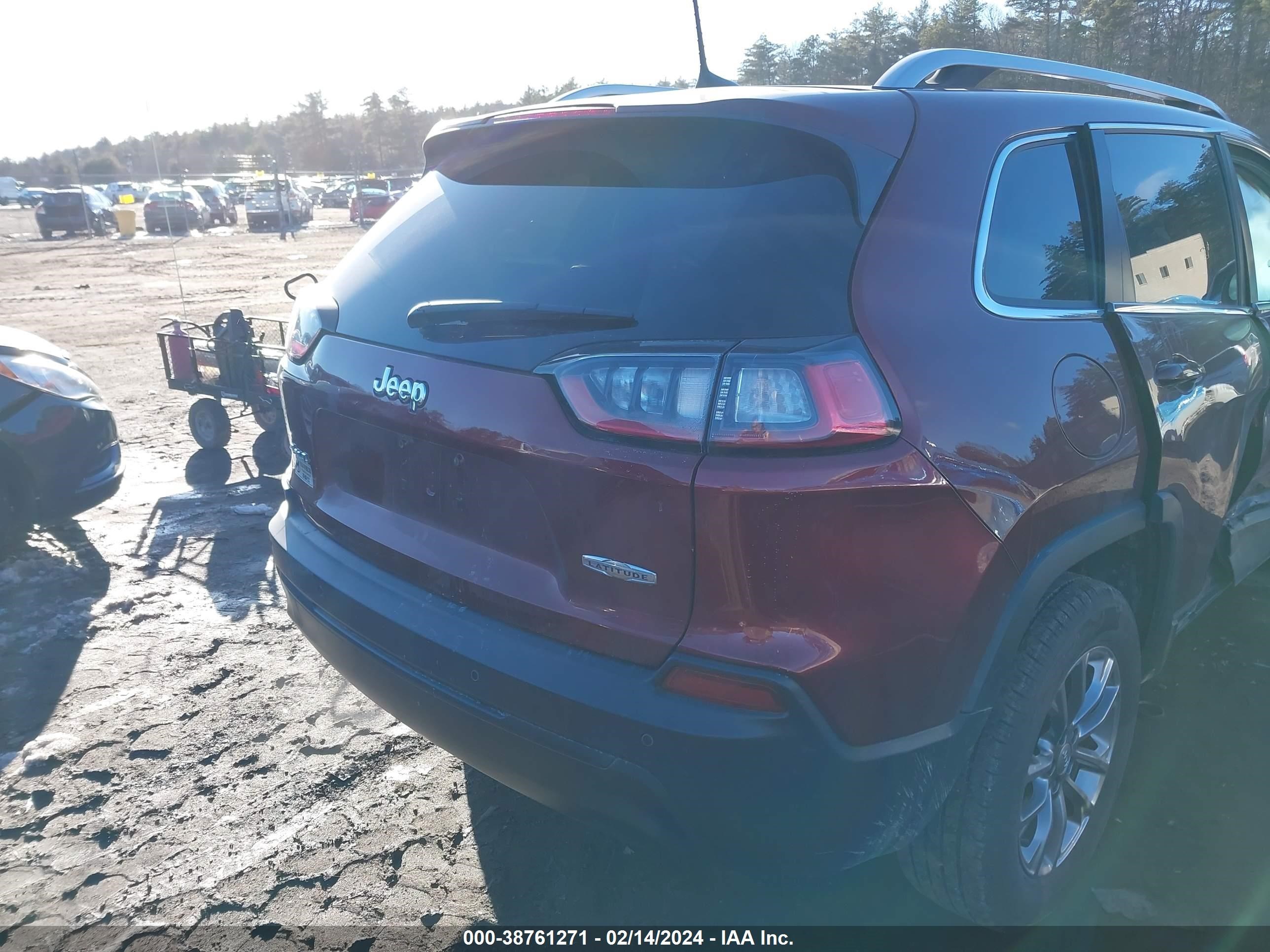 2019 Jeep Cherokee Latitude Plus 4X4 vin: 1C4PJMLB7KD337101