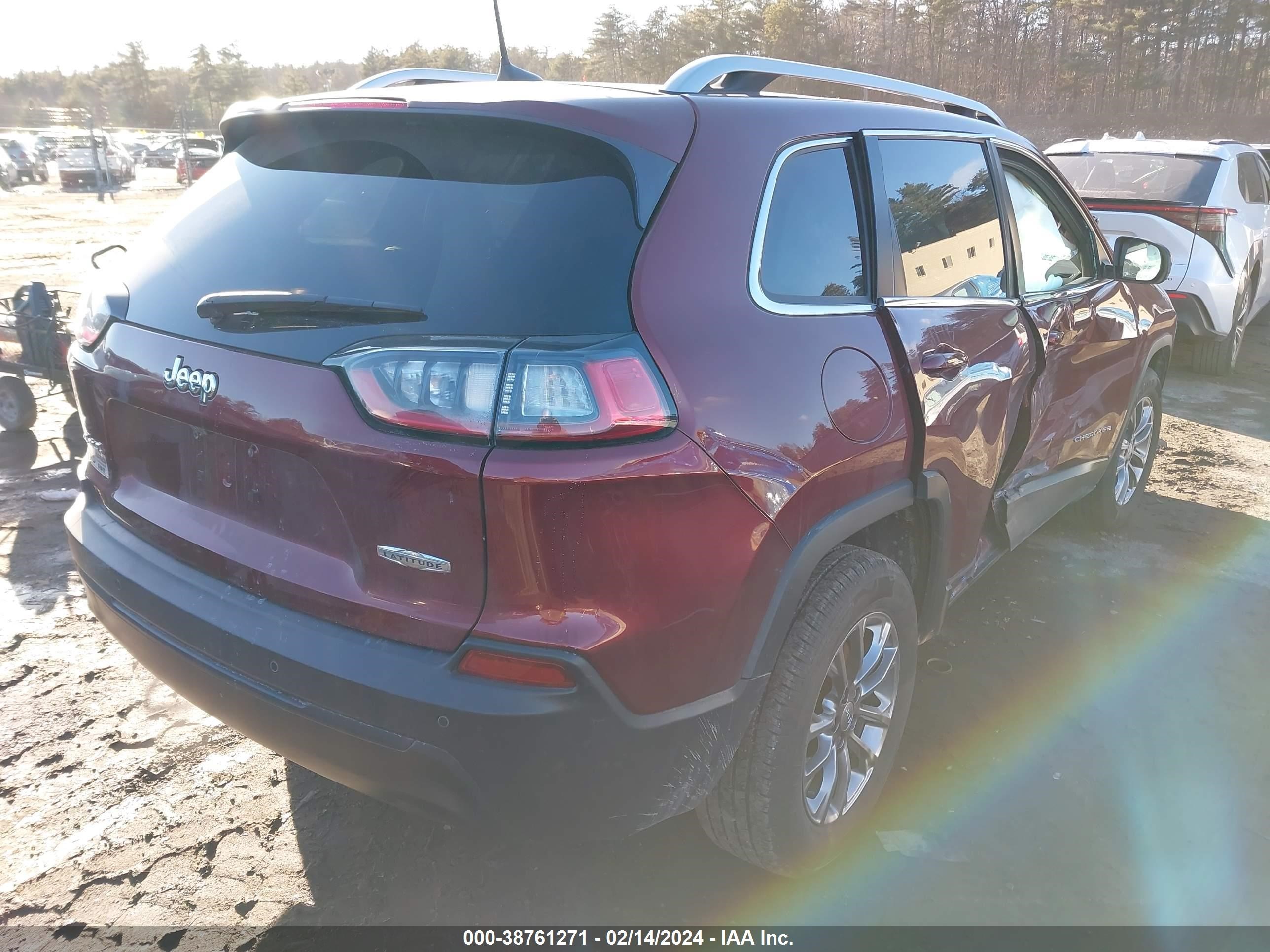 2019 Jeep Cherokee Latitude Plus 4X4 vin: 1C4PJMLB7KD337101