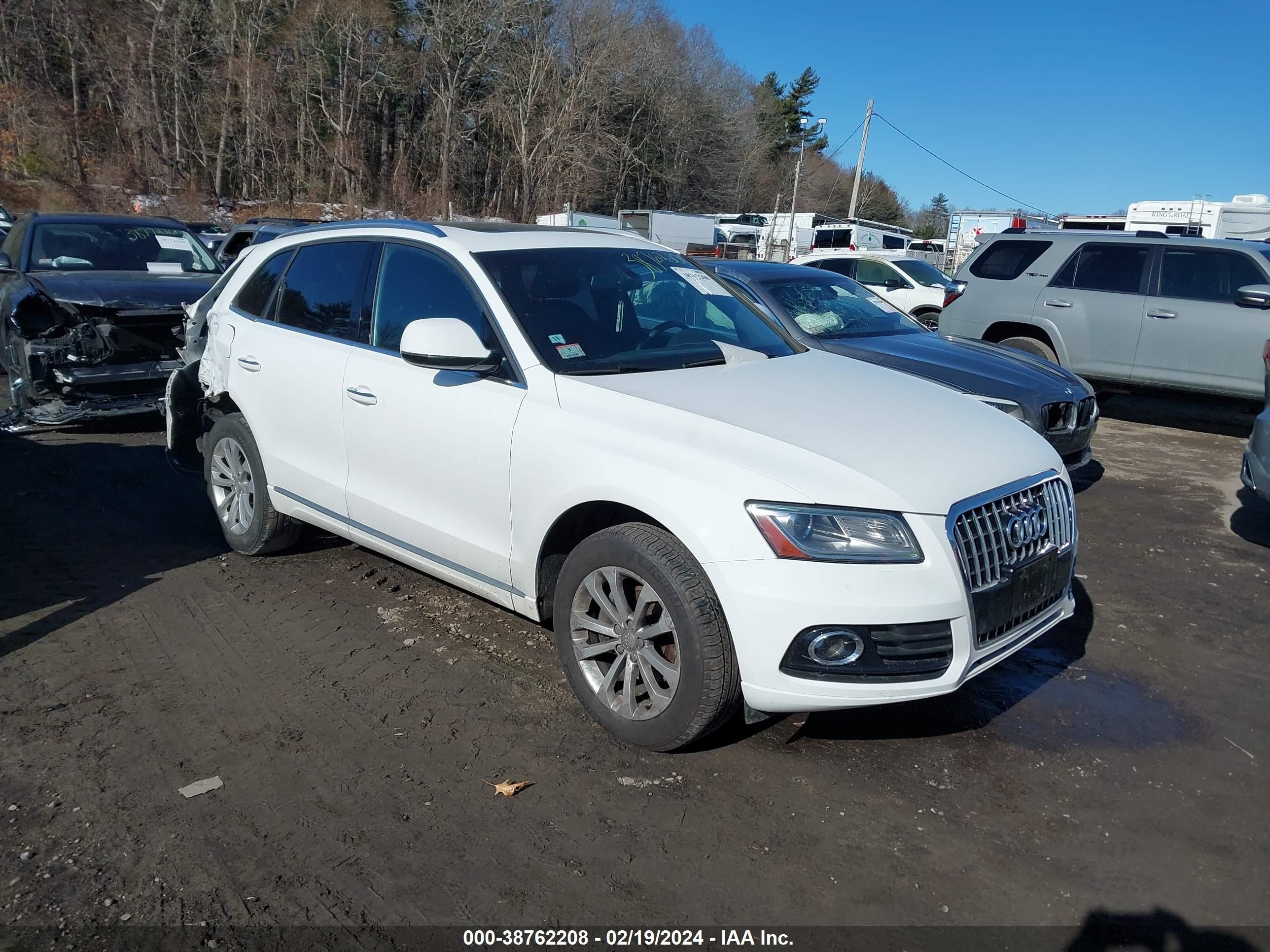 2016 Audi Q5 2.0T Premium vin: WA1C2AFP4GA136051