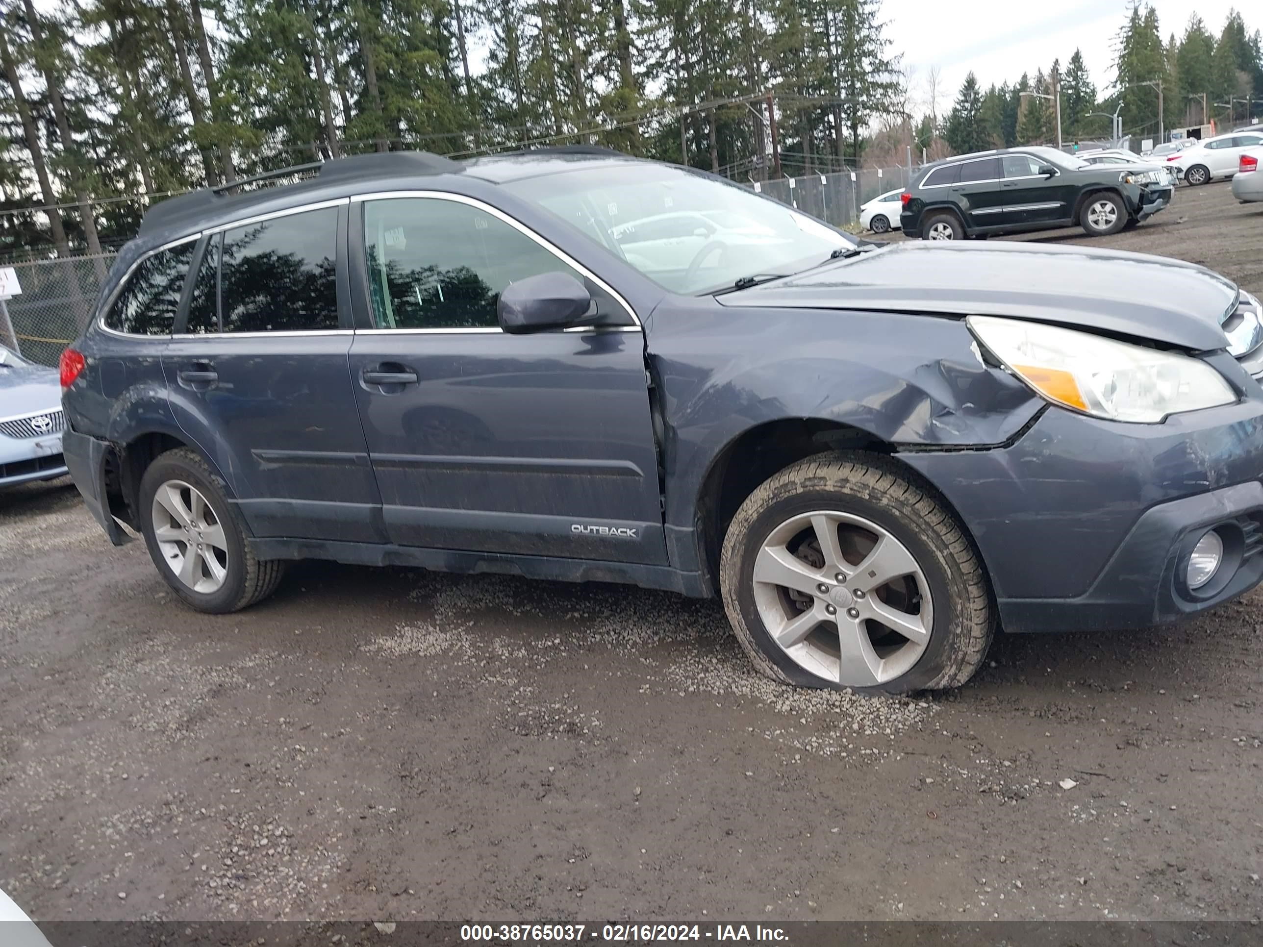 2014 Subaru Outback 2.5I Premium vin: 4S4BRBCC3E3241908