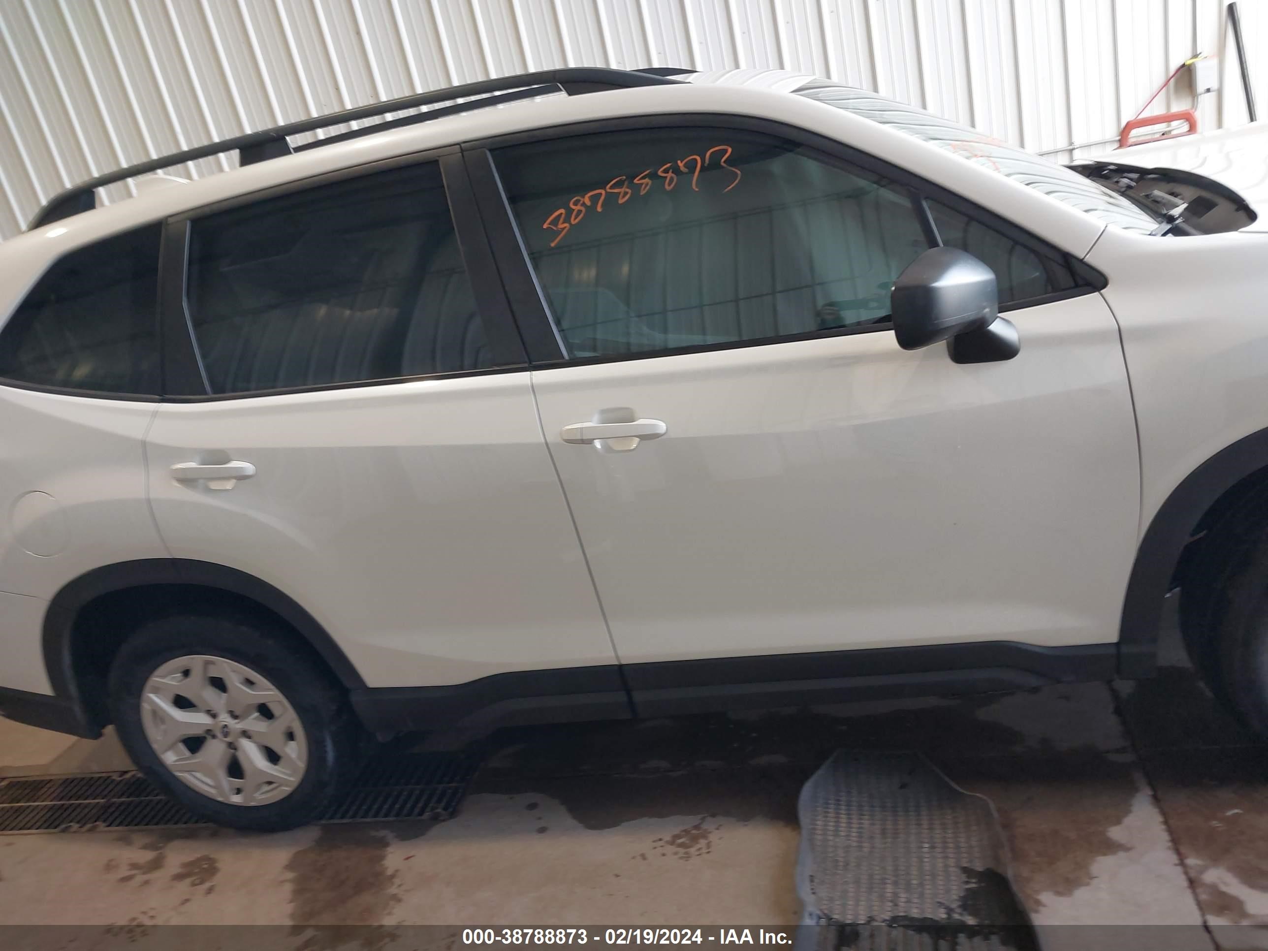 2019 Subaru Forester vin: JF2SKACC8KH448622