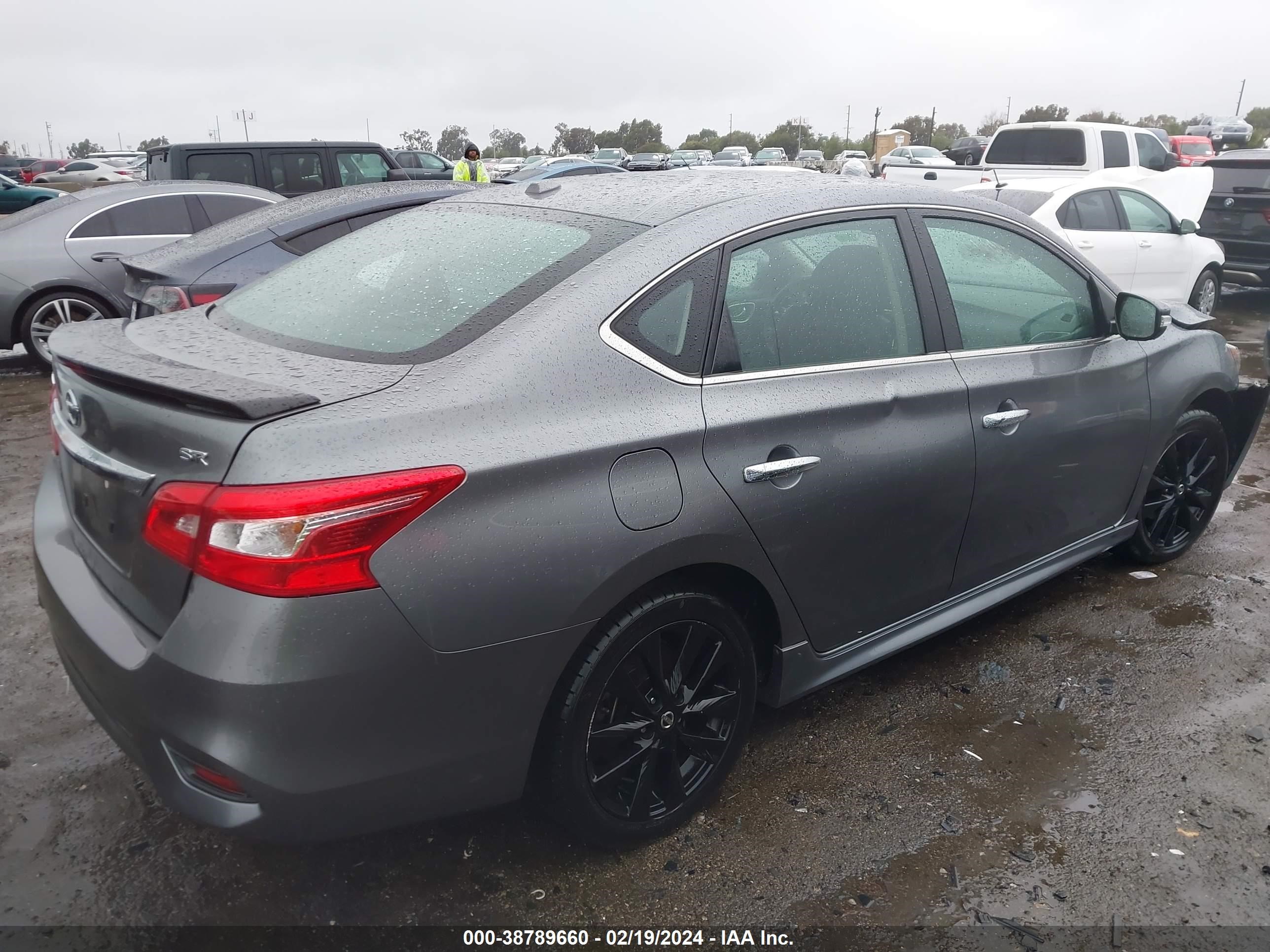 2017 Nissan Sentra Sr vin: 3N1AB7APXHY272059