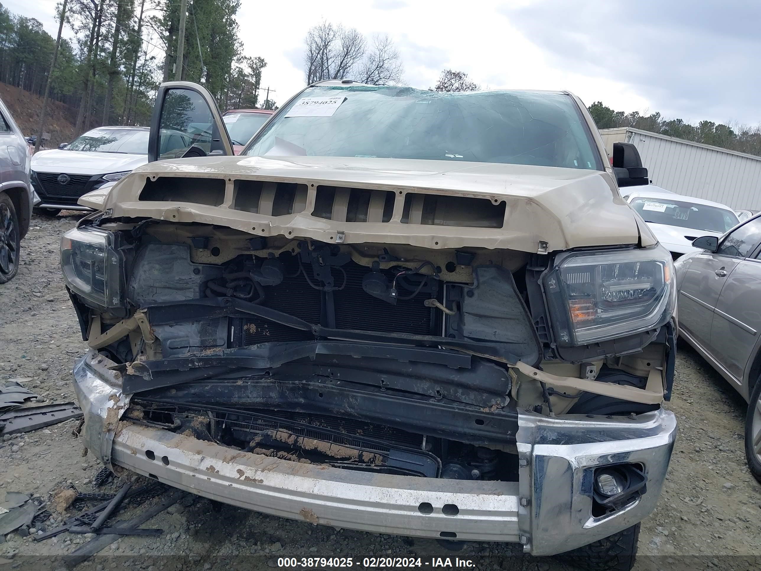 2018 Toyota Tundra Sr5 5.7L V8 vin: 5TFUW5F16JX741548