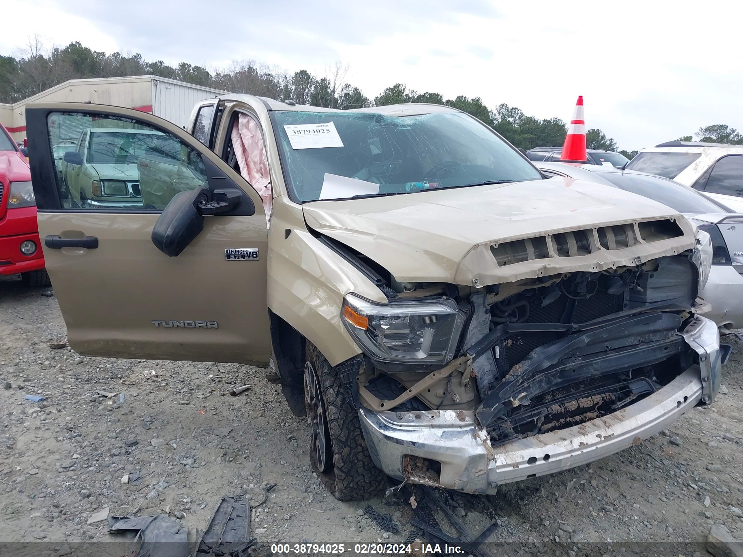 2018 Toyota Tundra Sr5 5.7L V8 vin: 5TFUW5F16JX741548