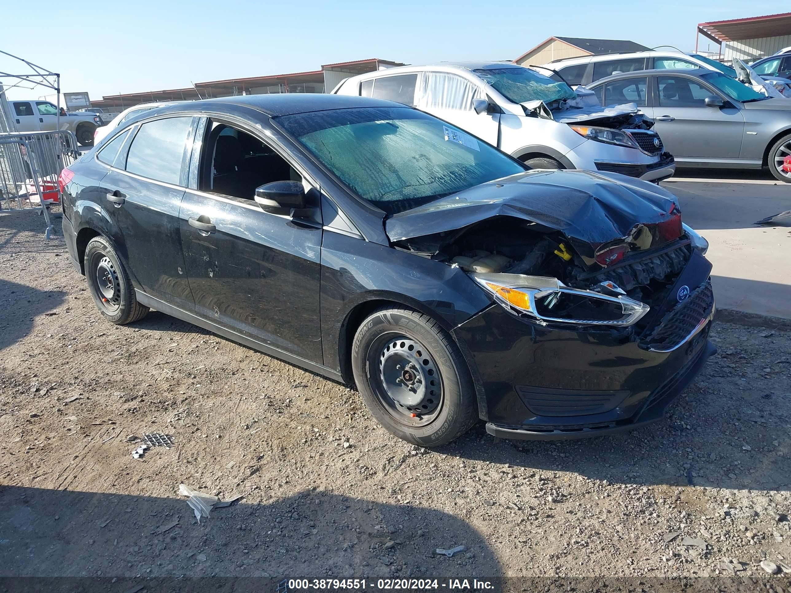 2018 Ford Focus S vin: 1FADP3E25JL249389