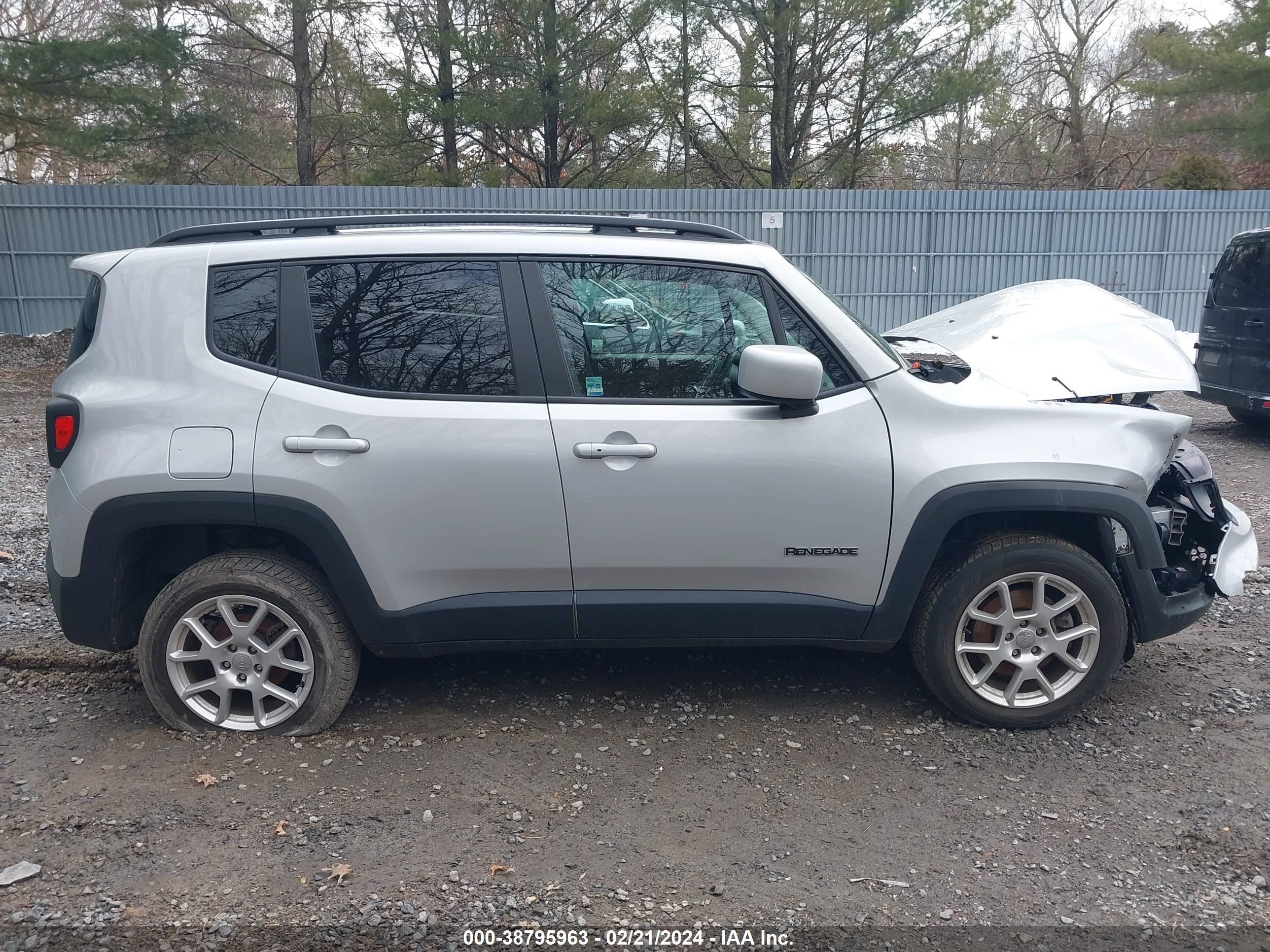 2020 Jeep Renegade Latitude 4X4 vin: ZACNJBBB9LPL98267