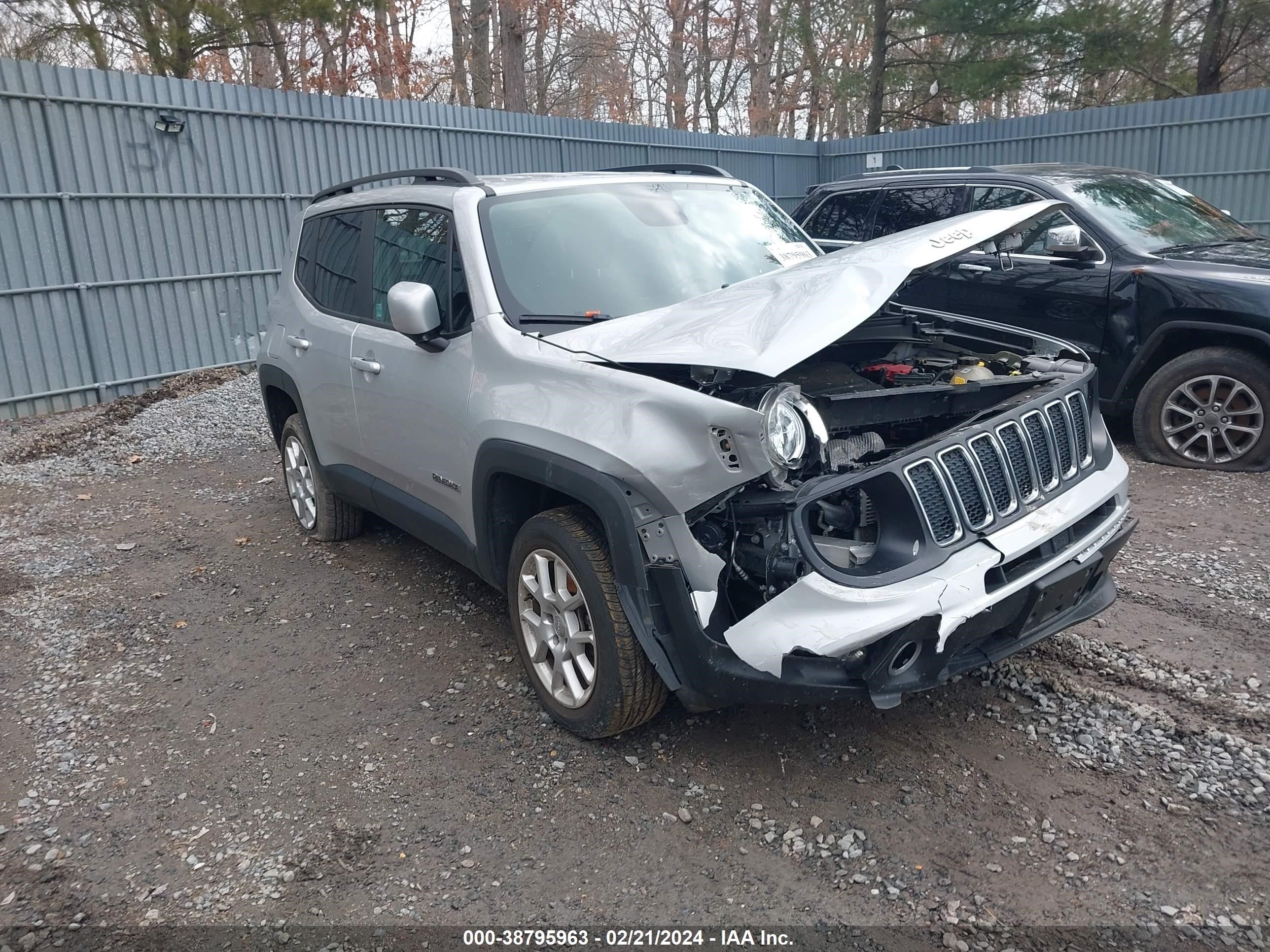 2020 Jeep Renegade Latitude 4X4 vin: ZACNJBBB9LPL98267