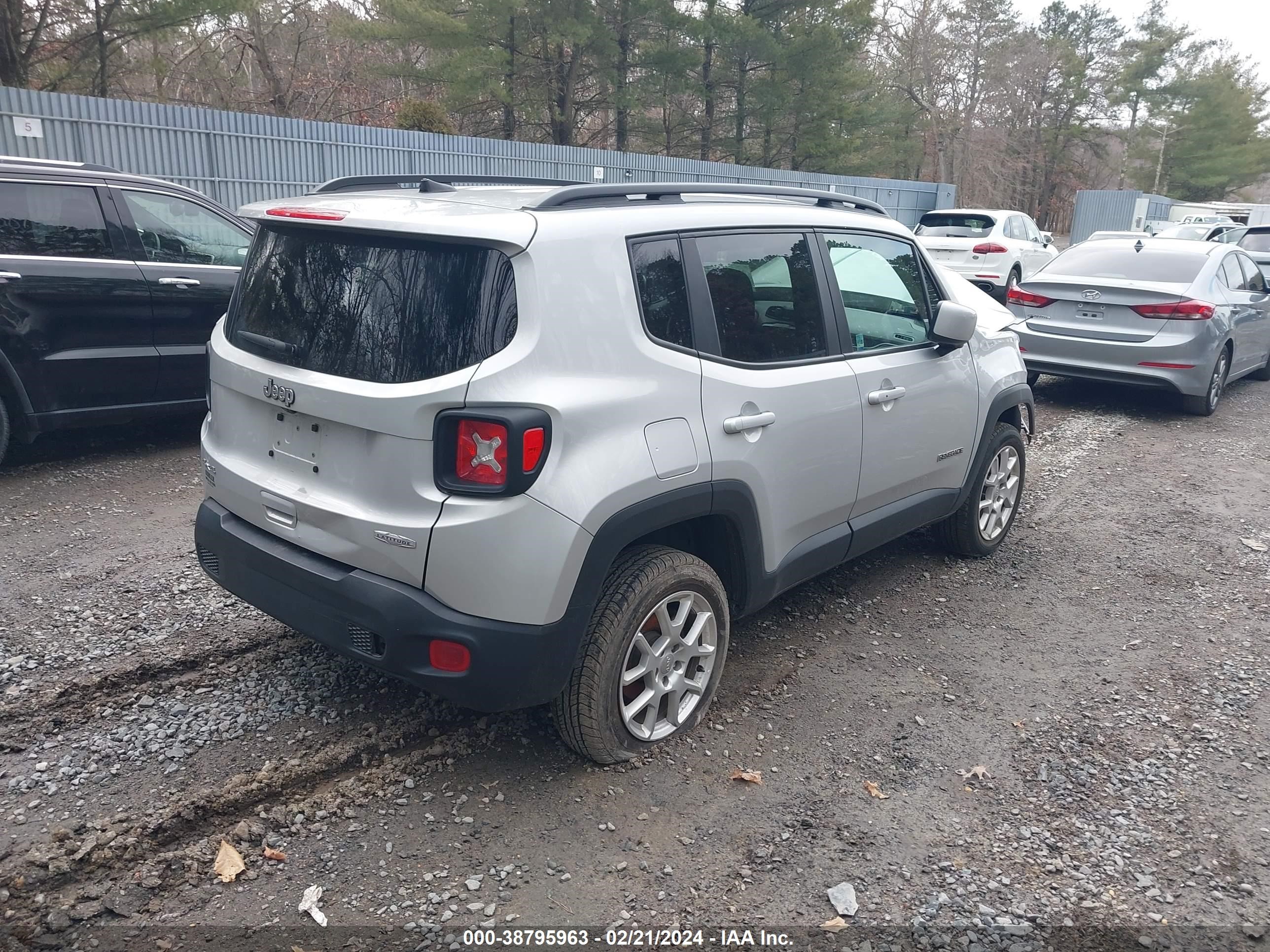 2020 Jeep Renegade Latitude 4X4 vin: ZACNJBBB9LPL98267