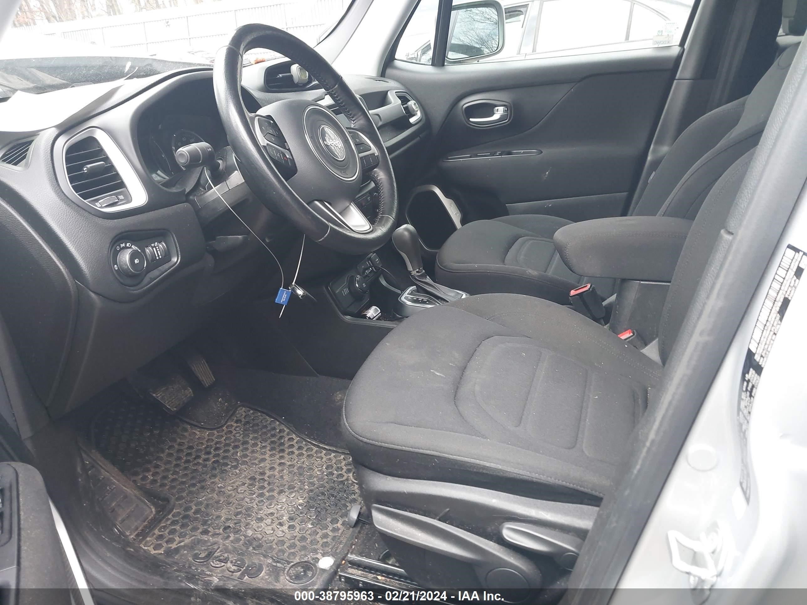 2020 Jeep Renegade Latitude 4X4 vin: ZACNJBBB9LPL98267