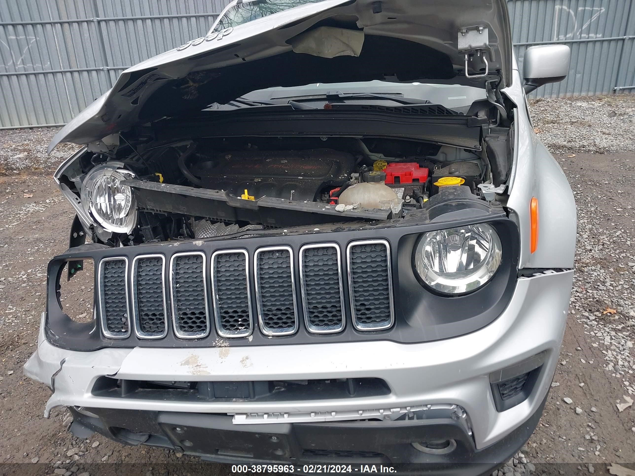 2020 Jeep Renegade Latitude 4X4 vin: ZACNJBBB9LPL98267