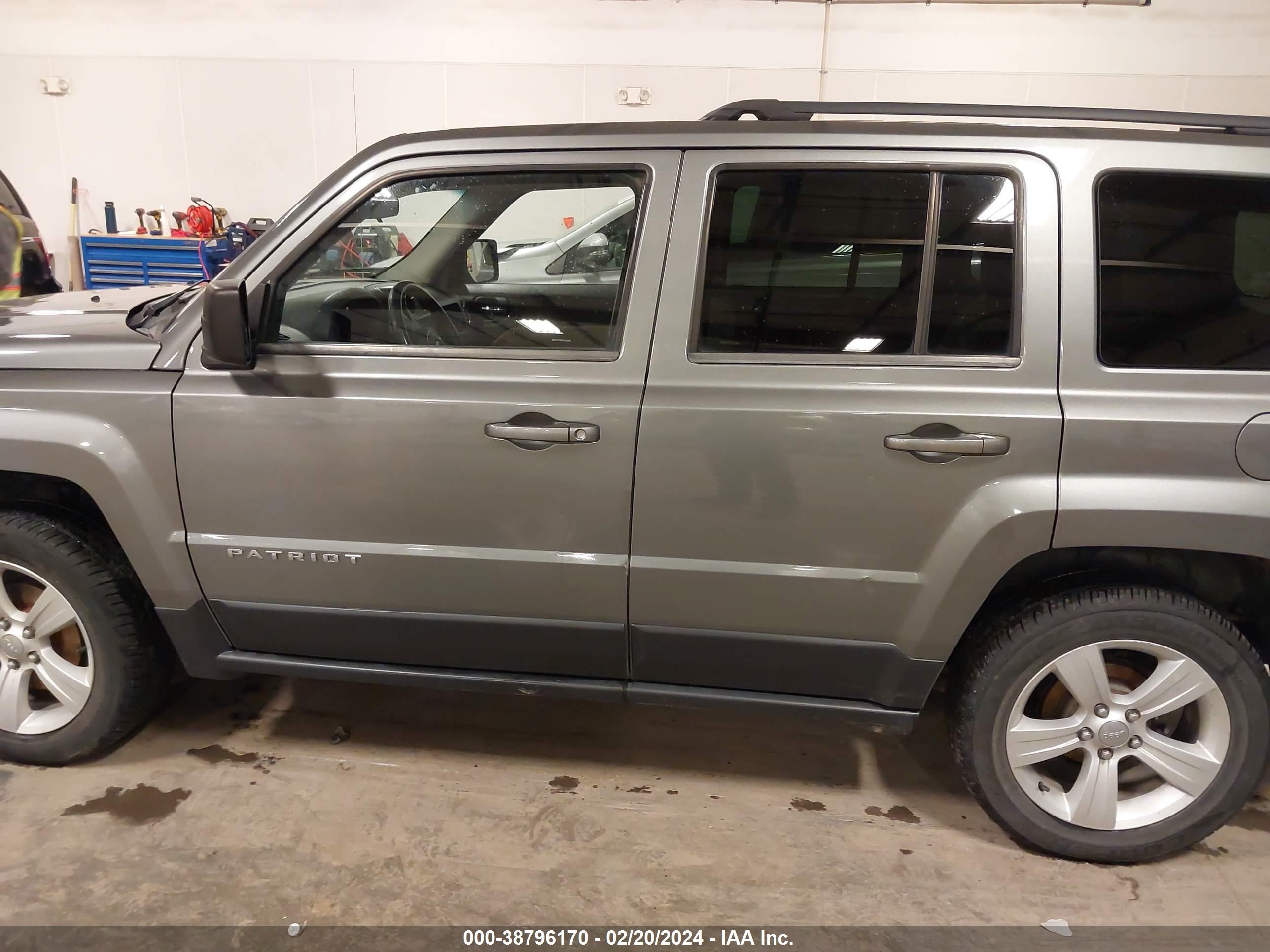 2013 Jeep Patriot Latitude vin: 1C4NJRFB7DD274522