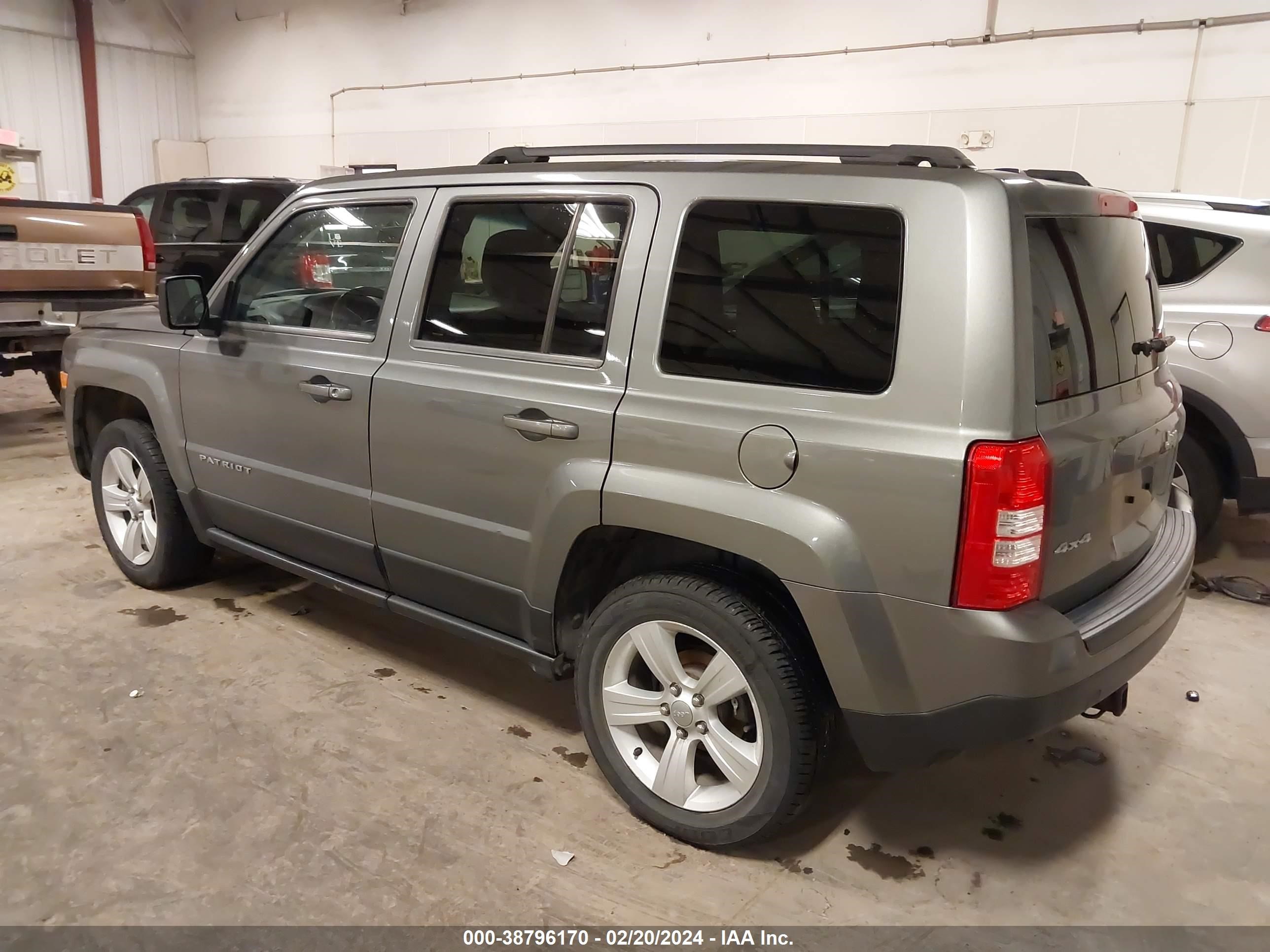 2013 Jeep Patriot Latitude vin: 1C4NJRFB7DD274522