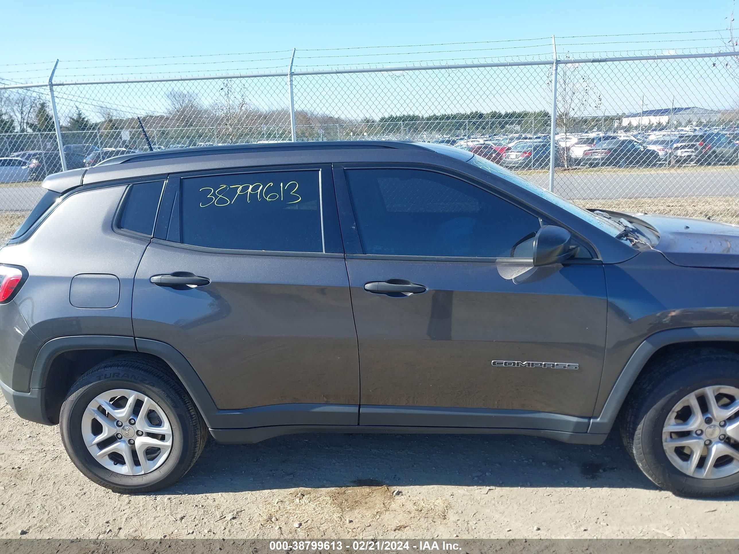 2018 Jeep Compass Sport Fwd vin: 3C4NJCAB8JT468759