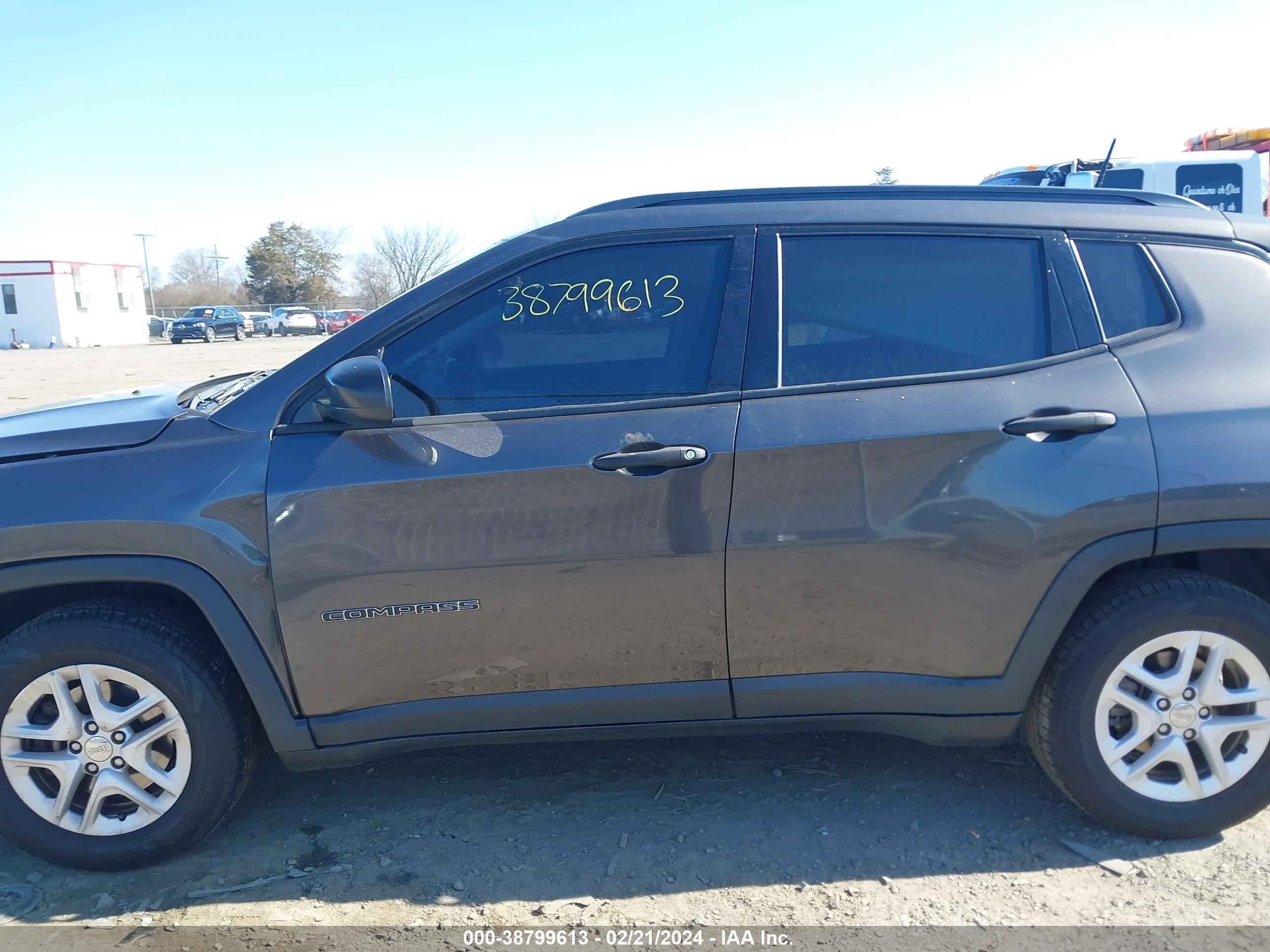 2018 Jeep Compass Sport Fwd vin: 3C4NJCAB8JT468759