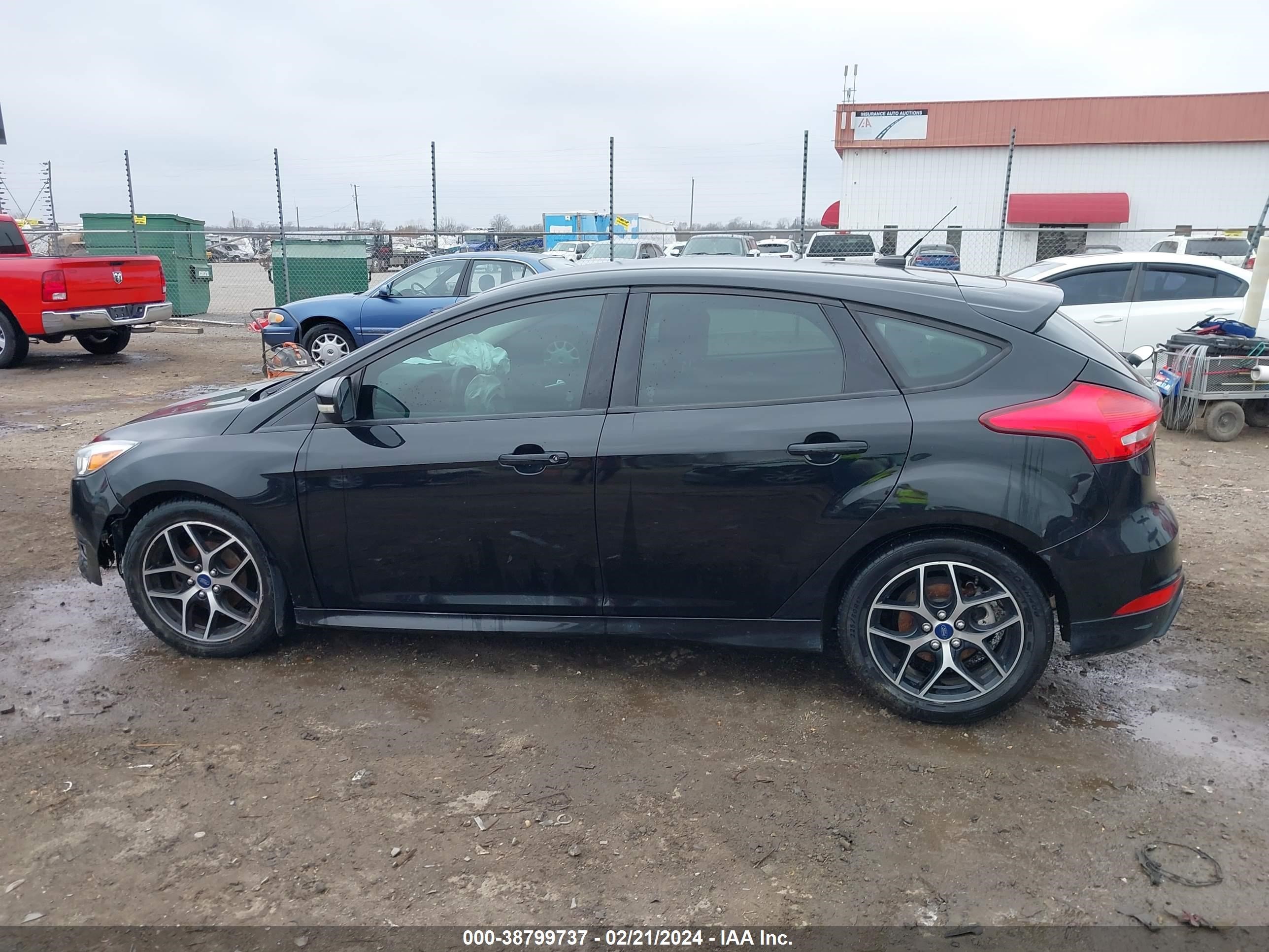 2015 Ford Focus Se vin: 1FADP3K26FL299522