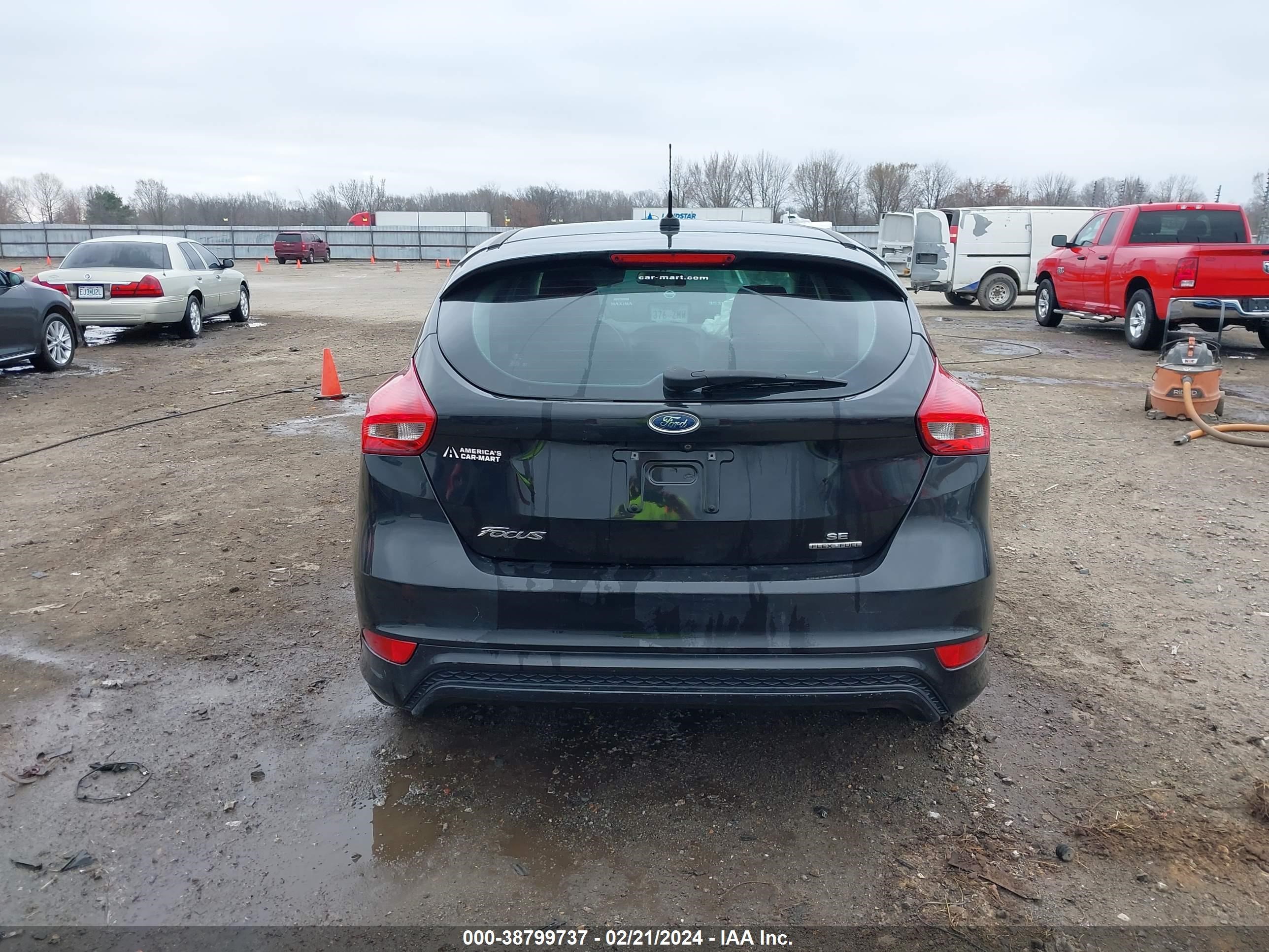 2015 Ford Focus Se vin: 1FADP3K26FL299522