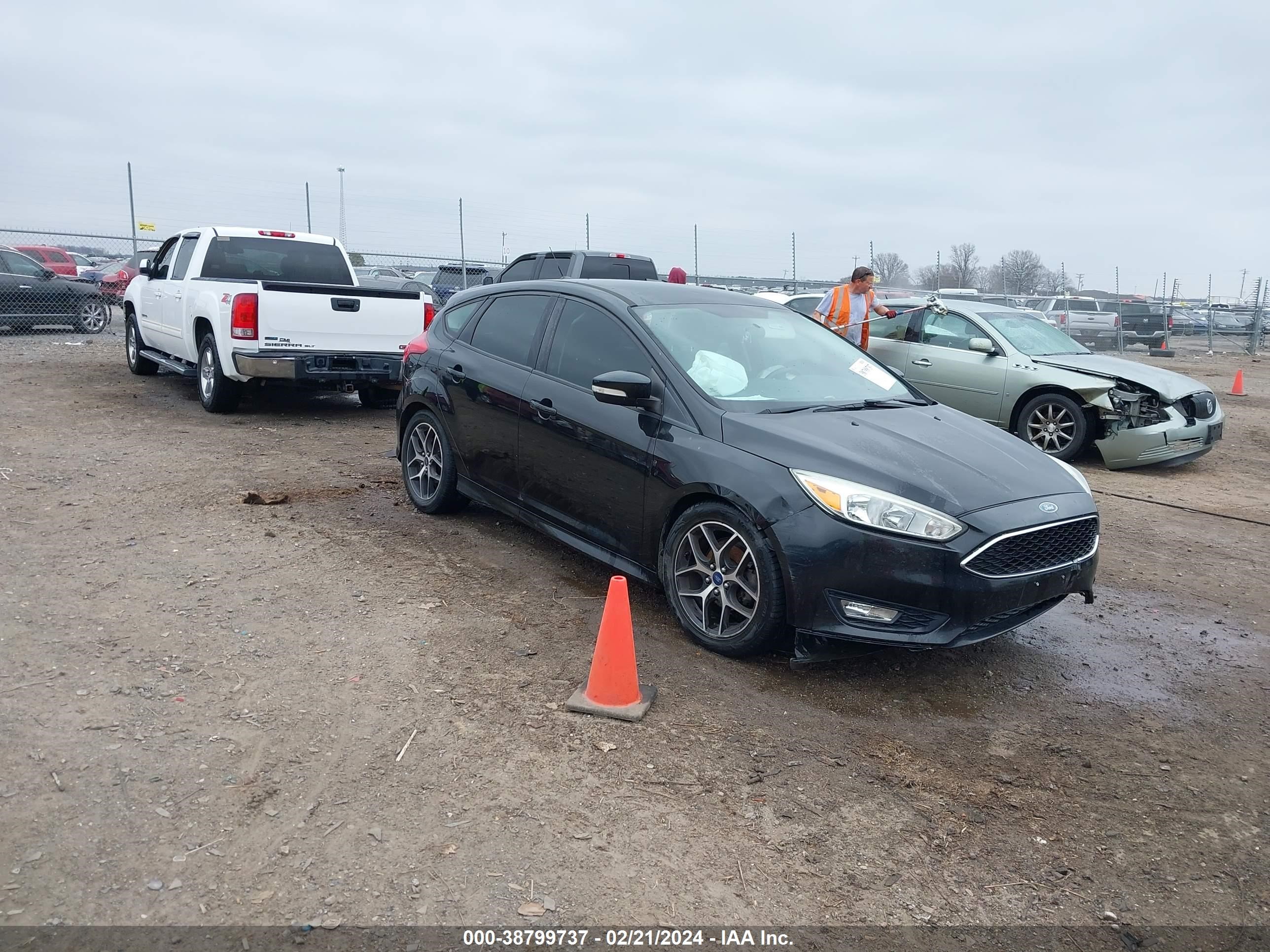 2015 Ford Focus Se vin: 1FADP3K26FL299522