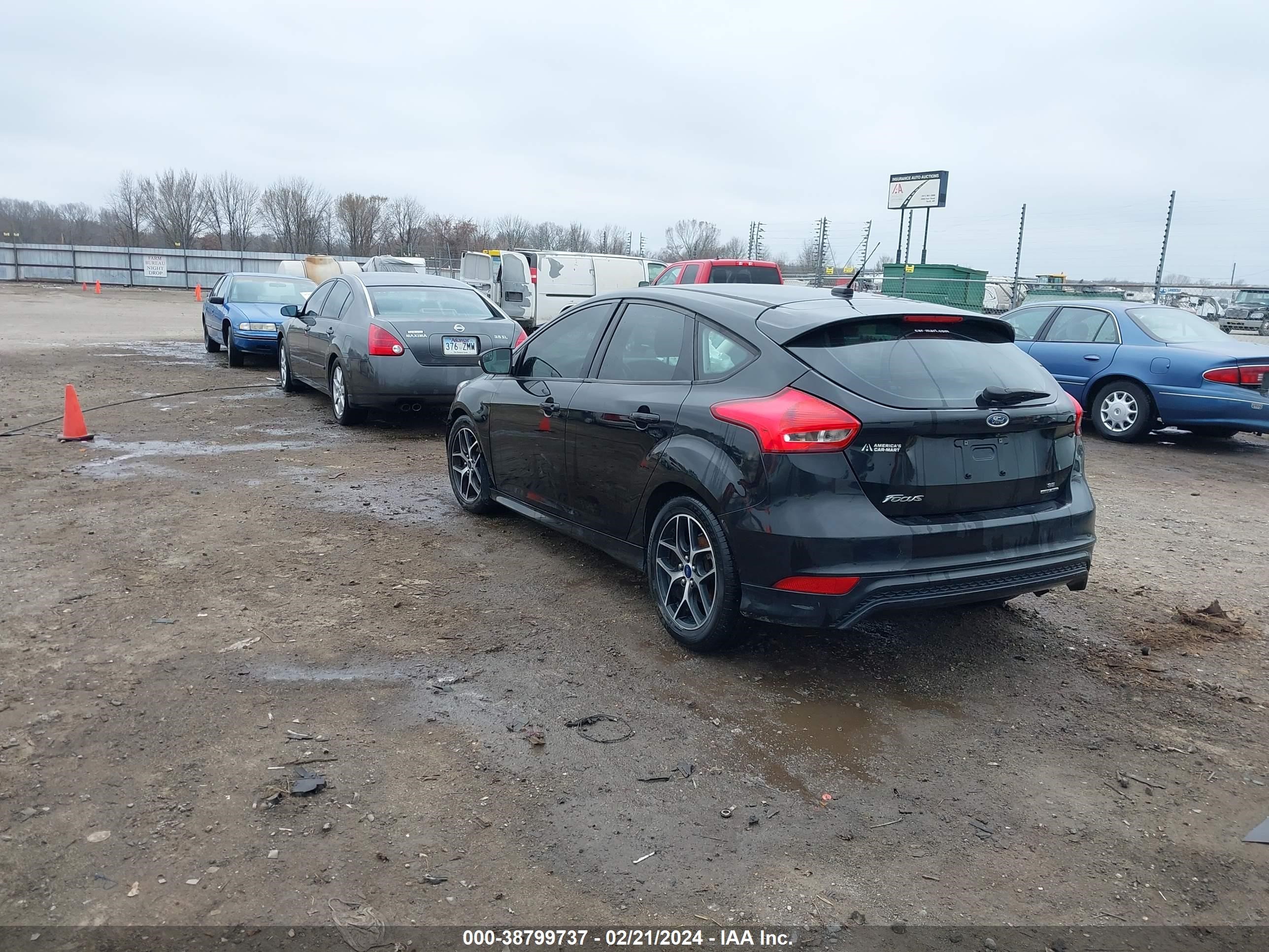 2015 Ford Focus Se vin: 1FADP3K26FL299522