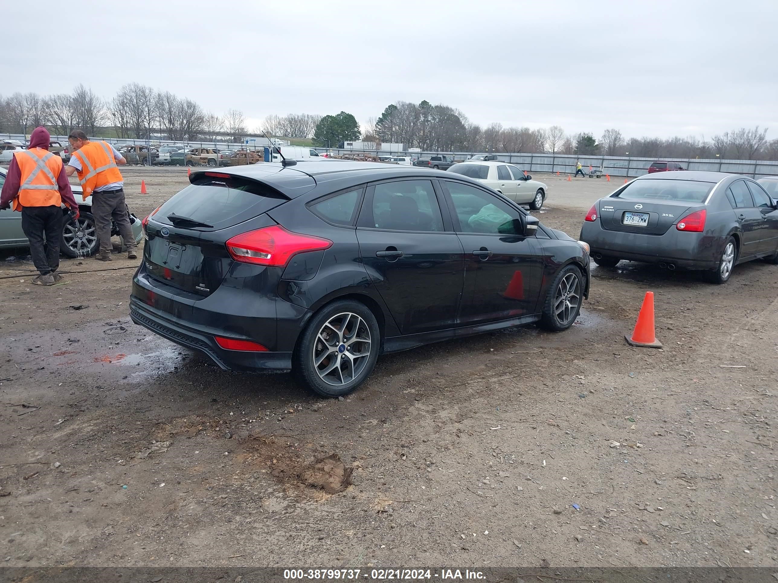 2015 Ford Focus Se vin: 1FADP3K26FL299522