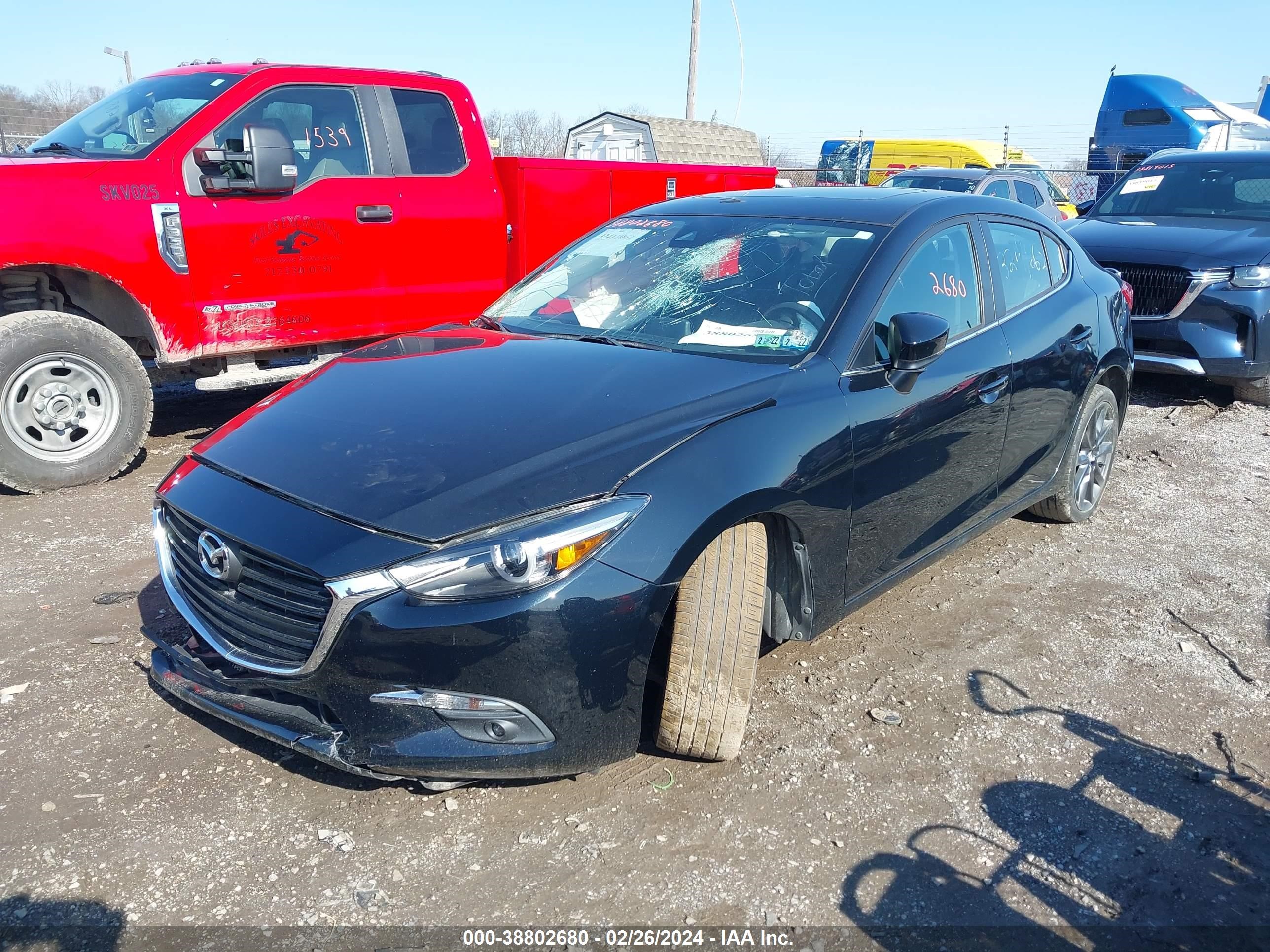 2018 Mazda Mazda3 Grand Touring vin: 3MZBN1W39JM216152