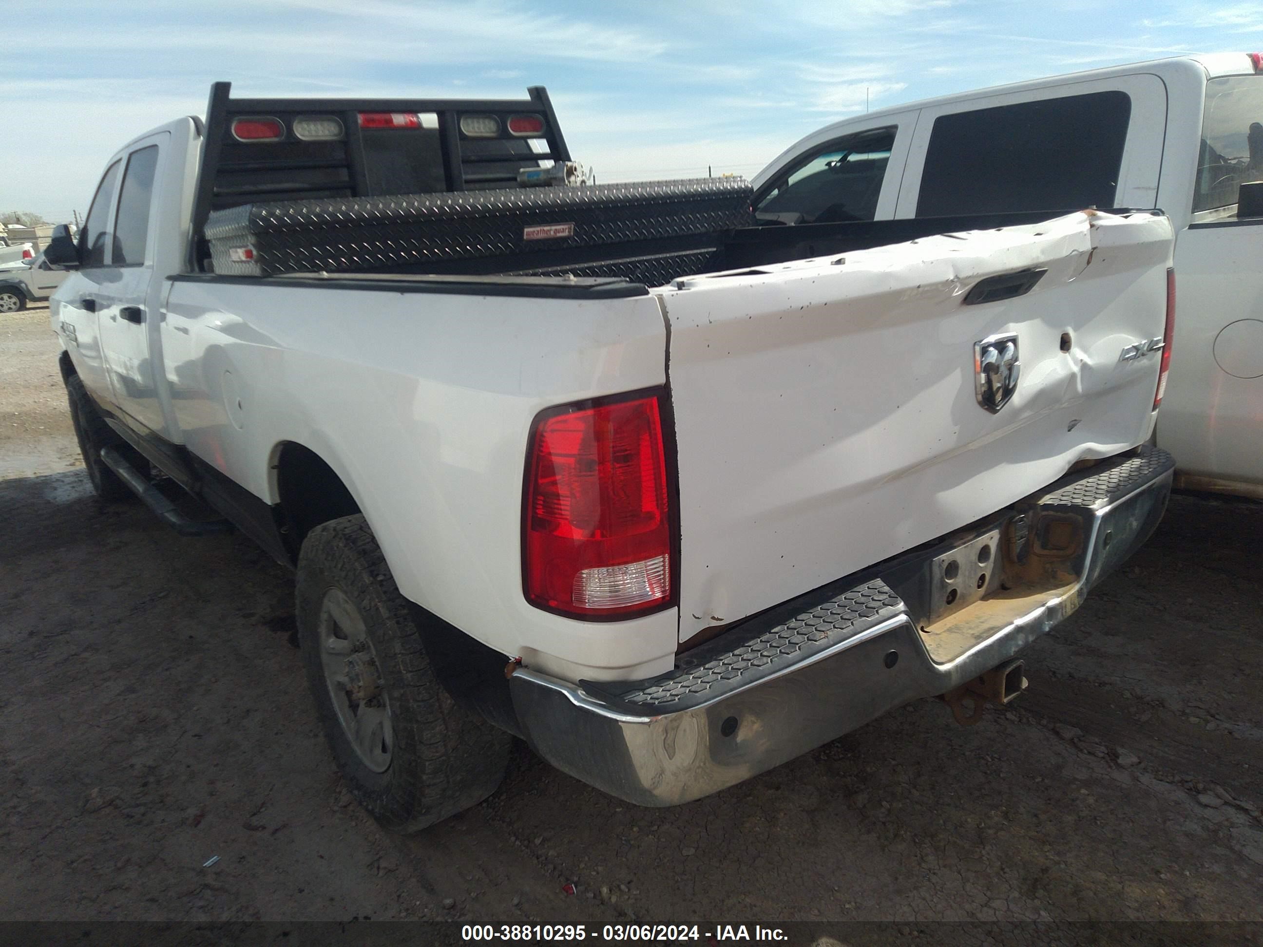 2018 Ram 2500 Tradesman 4X4 8' Box vin: 3C6UR5HL6JG297783