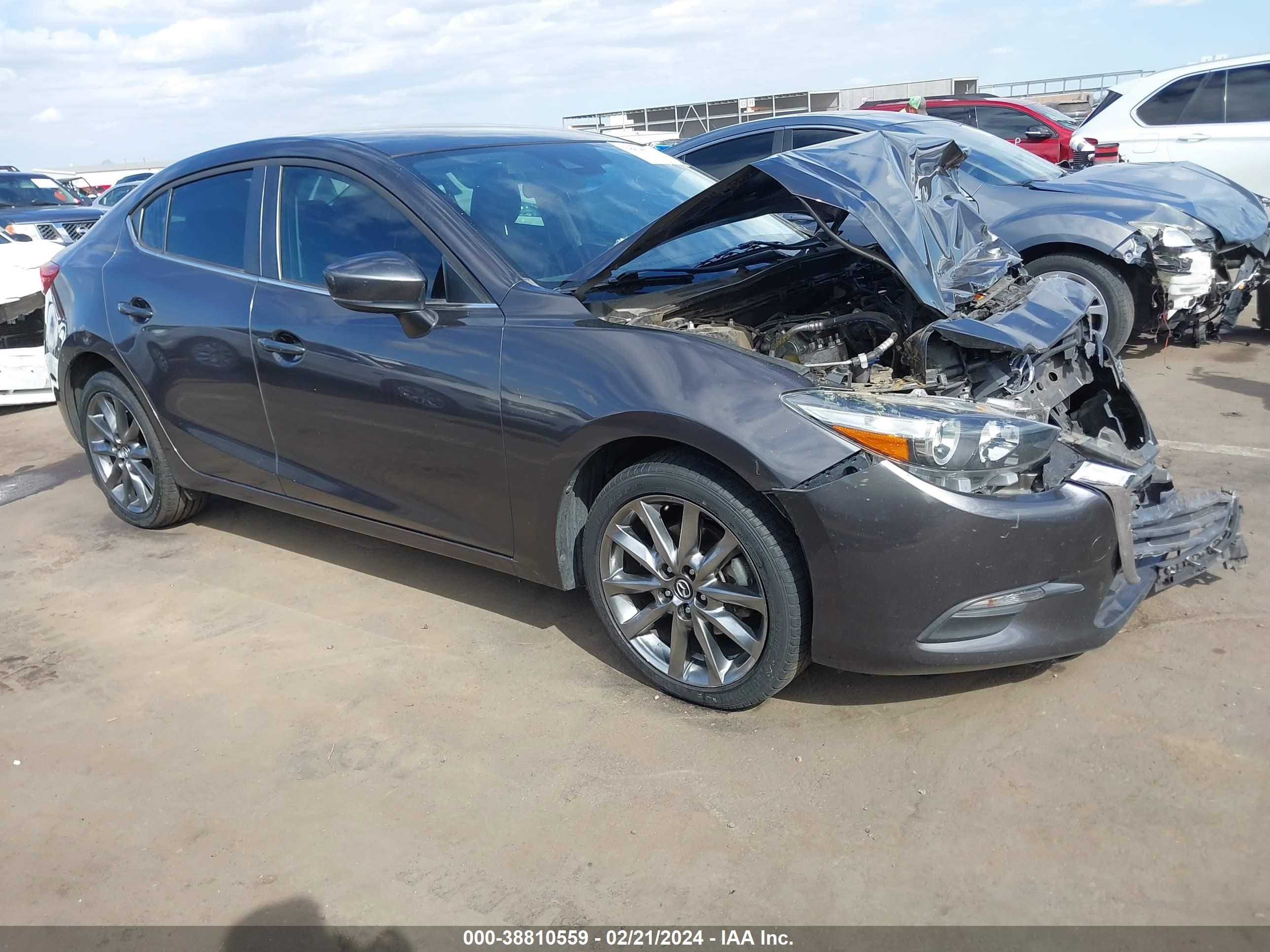 2018 Mazda Mazda3 Touring vin: 3MZBN1V30JM196844