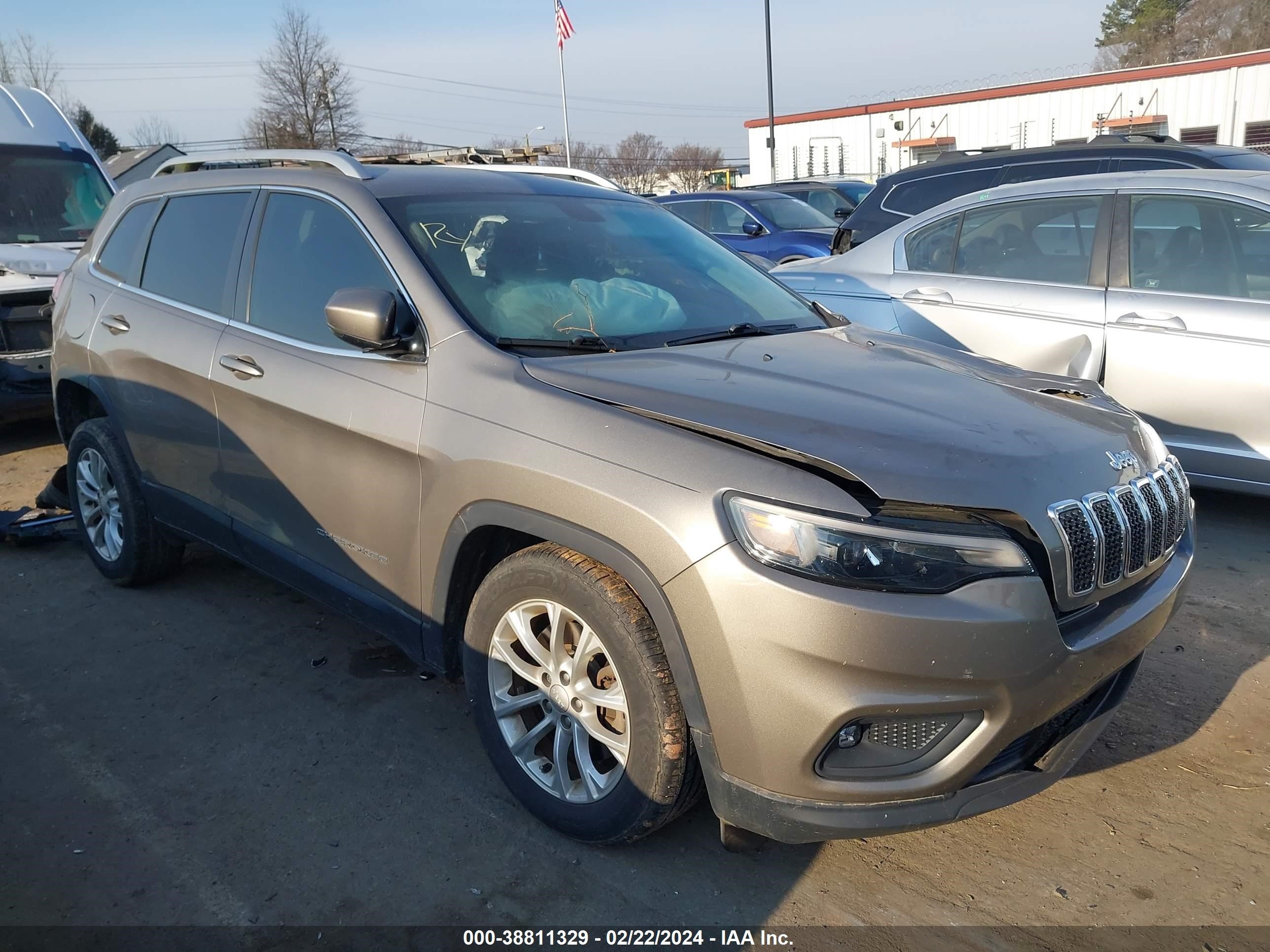 2019 Jeep Cherokee Latitude Fwd vin: 1C4PJLCB7KD387913