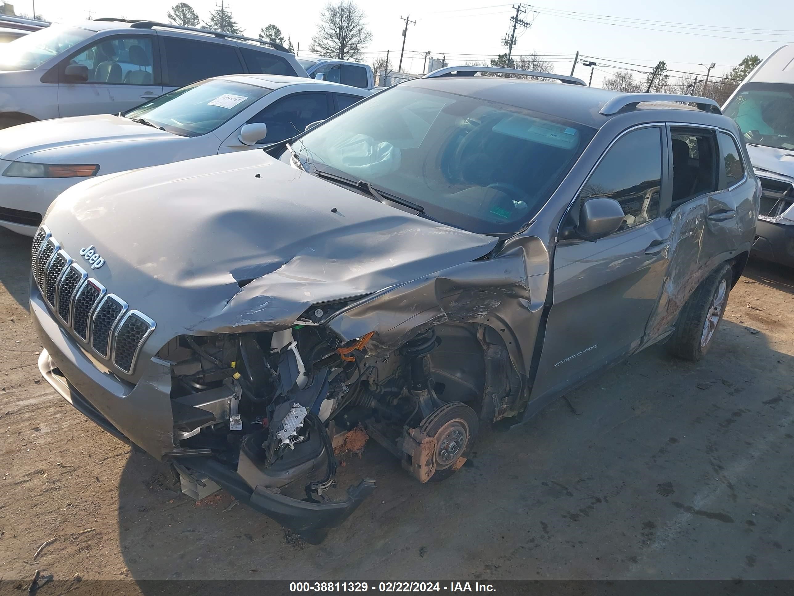 2019 Jeep Cherokee Latitude Fwd vin: 1C4PJLCB7KD387913