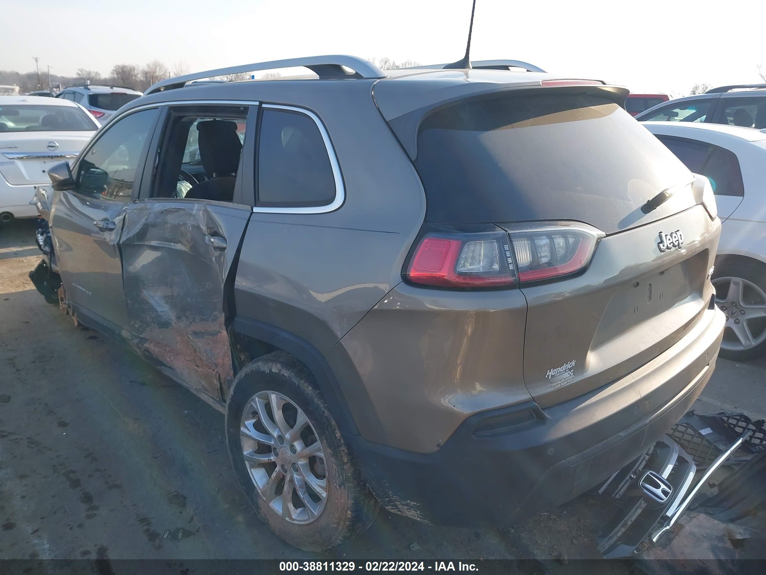 2019 Jeep Cherokee Latitude Fwd vin: 1C4PJLCB7KD387913