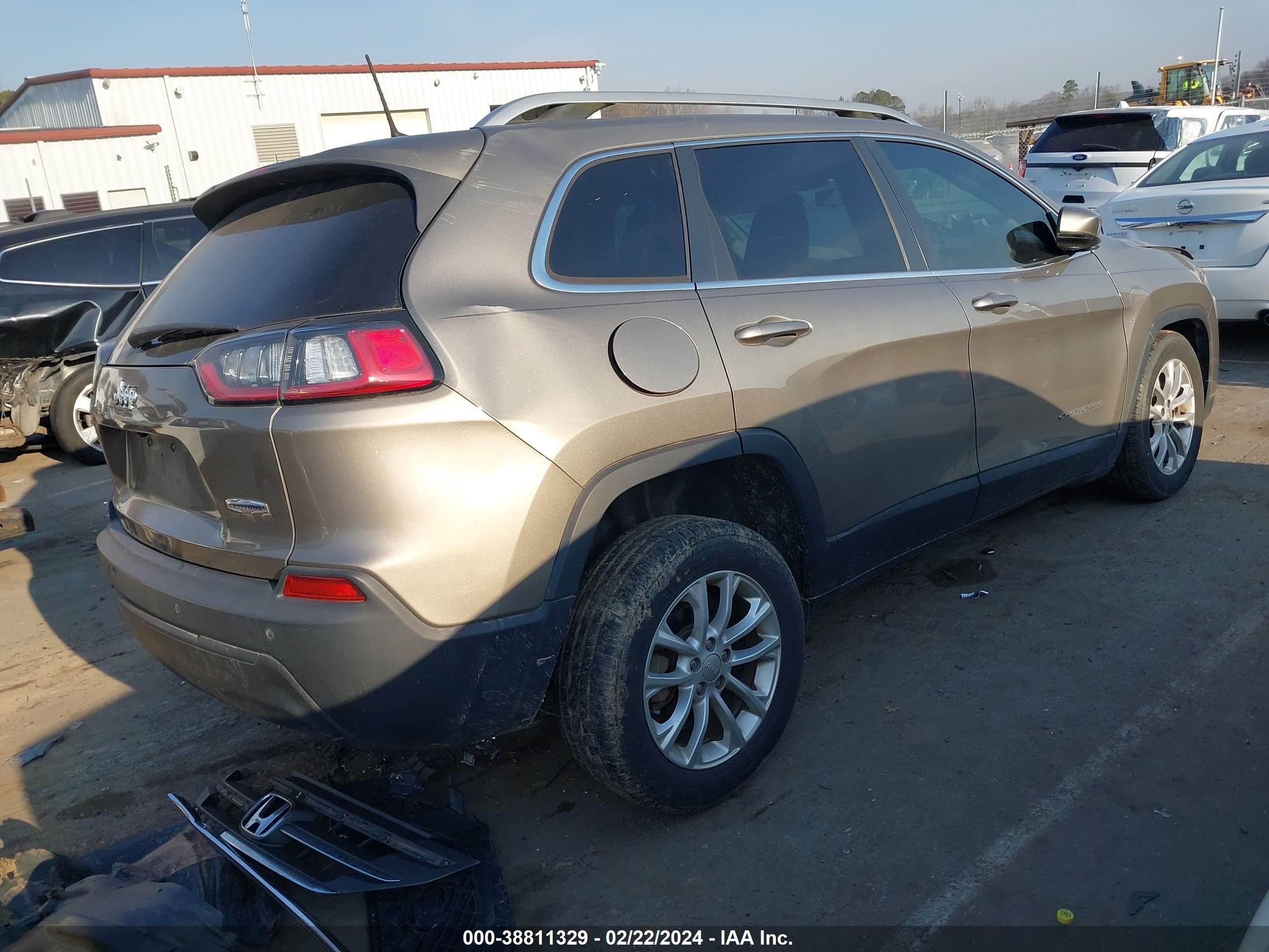 2019 Jeep Cherokee Latitude Fwd vin: 1C4PJLCB7KD387913