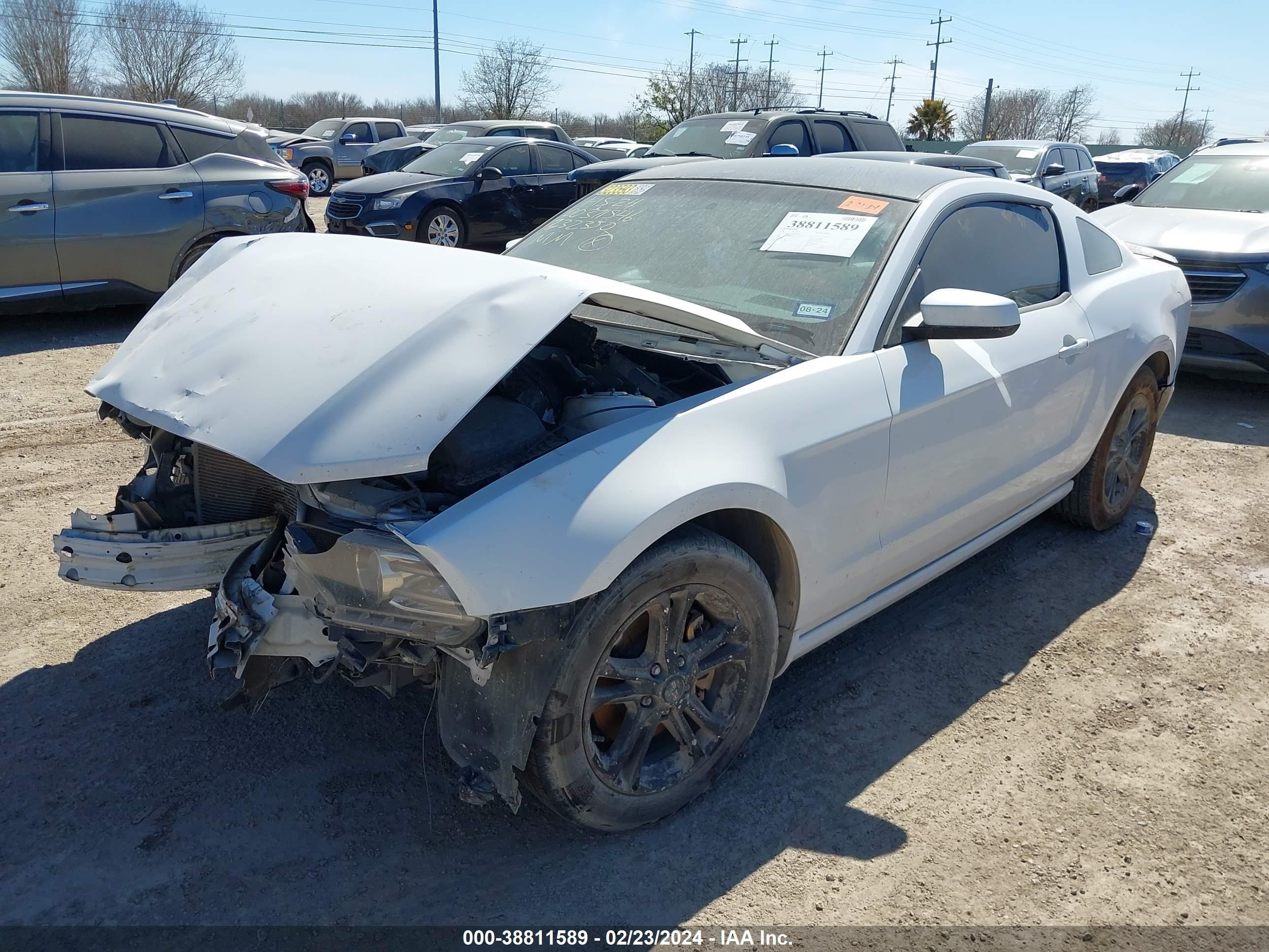 2014 Ford Mustang V6 Premium vin: 1ZVBP8AM7E5232350