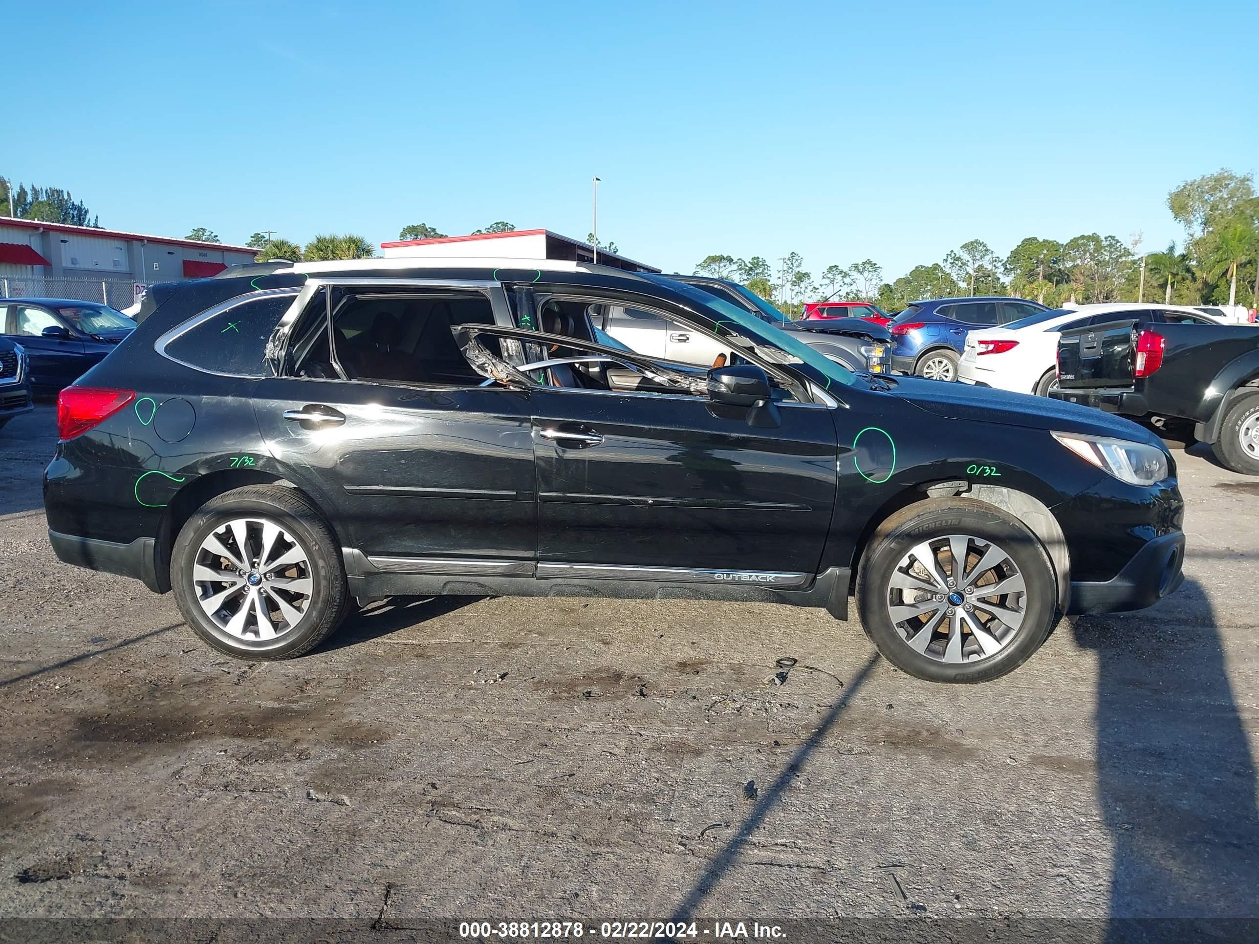 2017 Subaru Outback 2.5I Touring vin: 4S4BSATC7H3346454