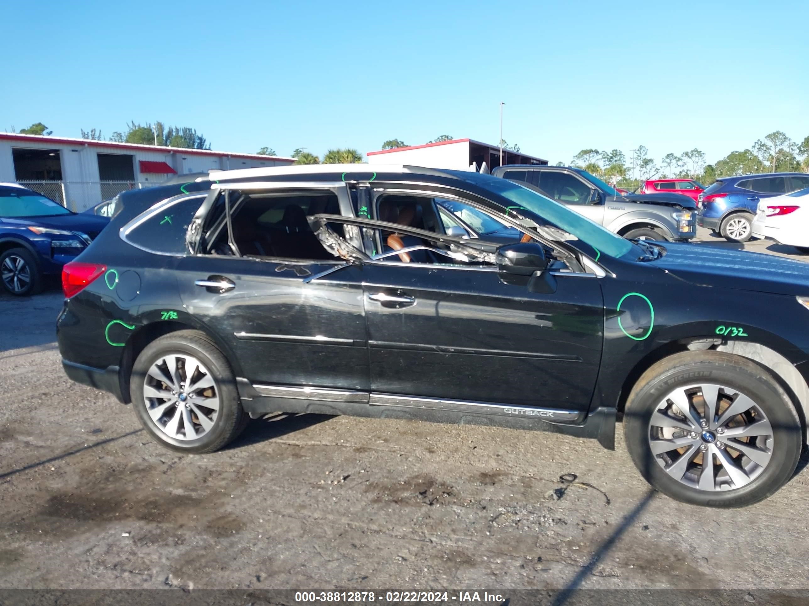 2017 Subaru Outback 2.5I Touring vin: 4S4BSATC7H3346454