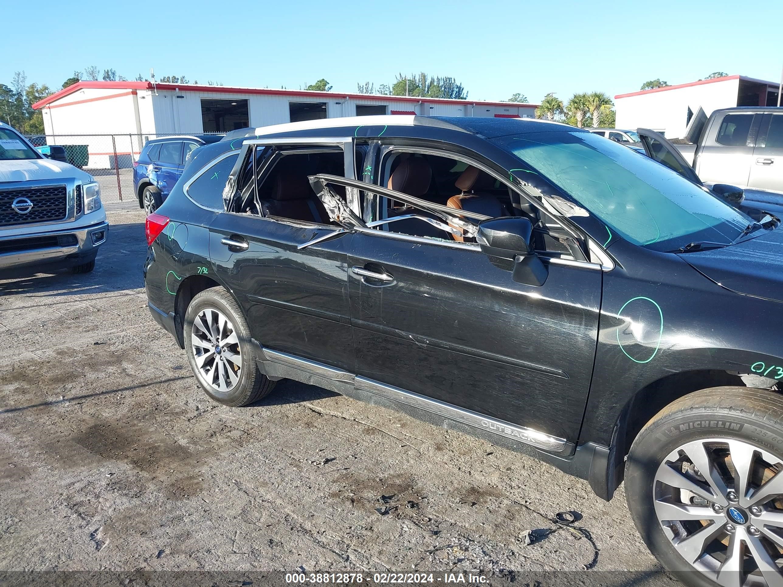 2017 Subaru Outback 2.5I Touring vin: 4S4BSATC7H3346454