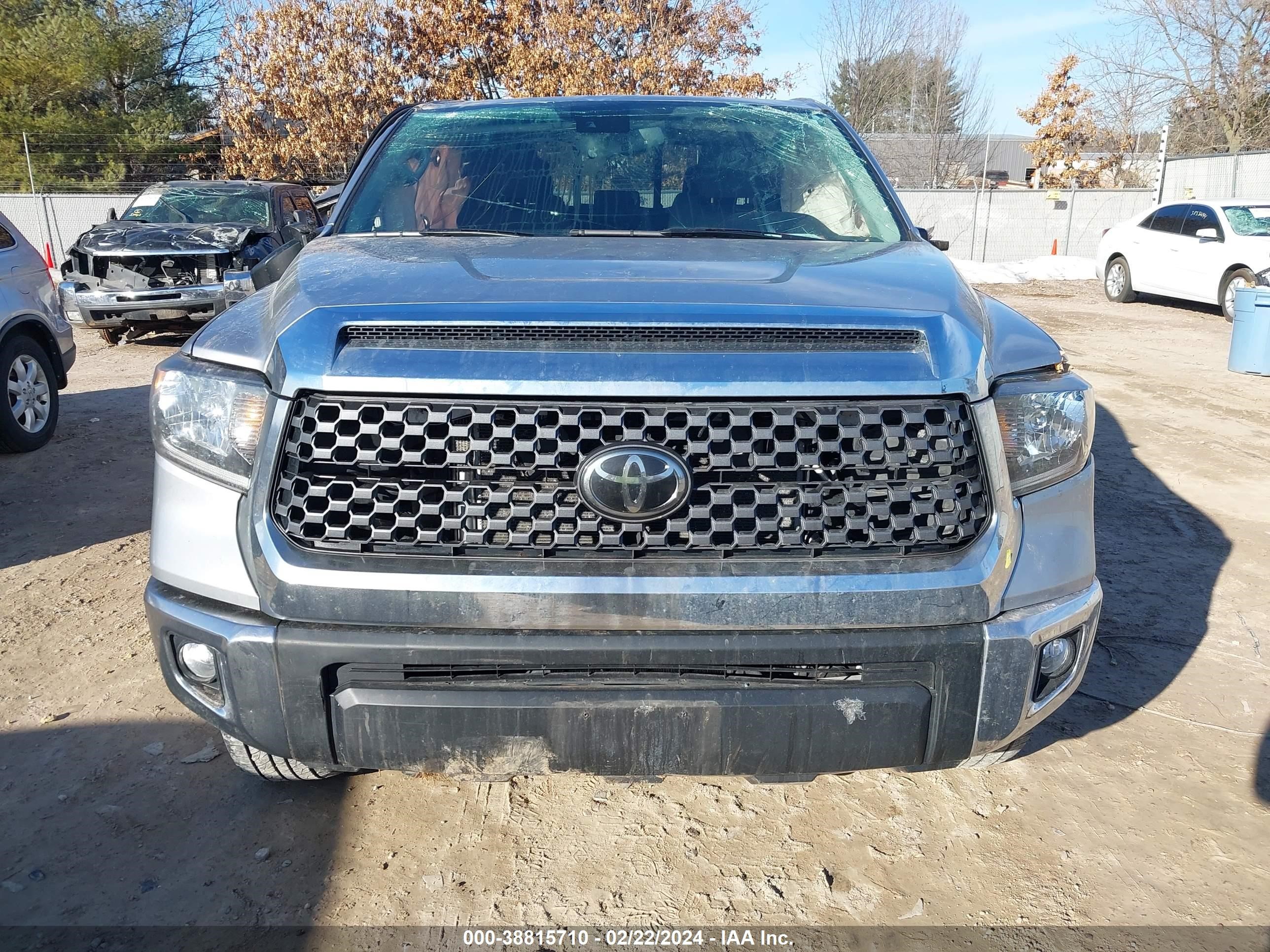 2020 Toyota Tundra Sr5 vin: 5TFUY5F12LX917881