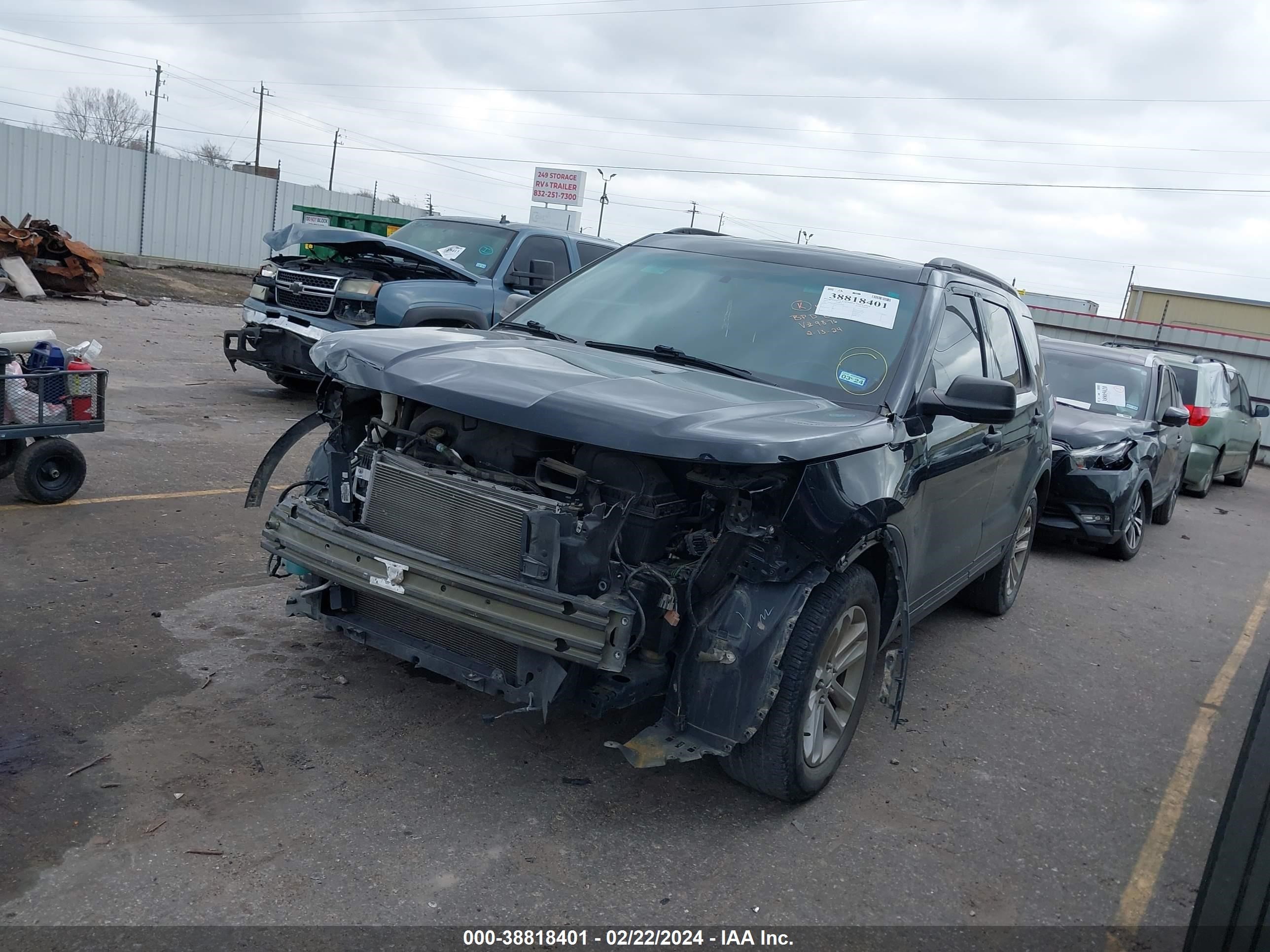 2017 Ford Explorer vin: 1FM5K7B81HGD39876