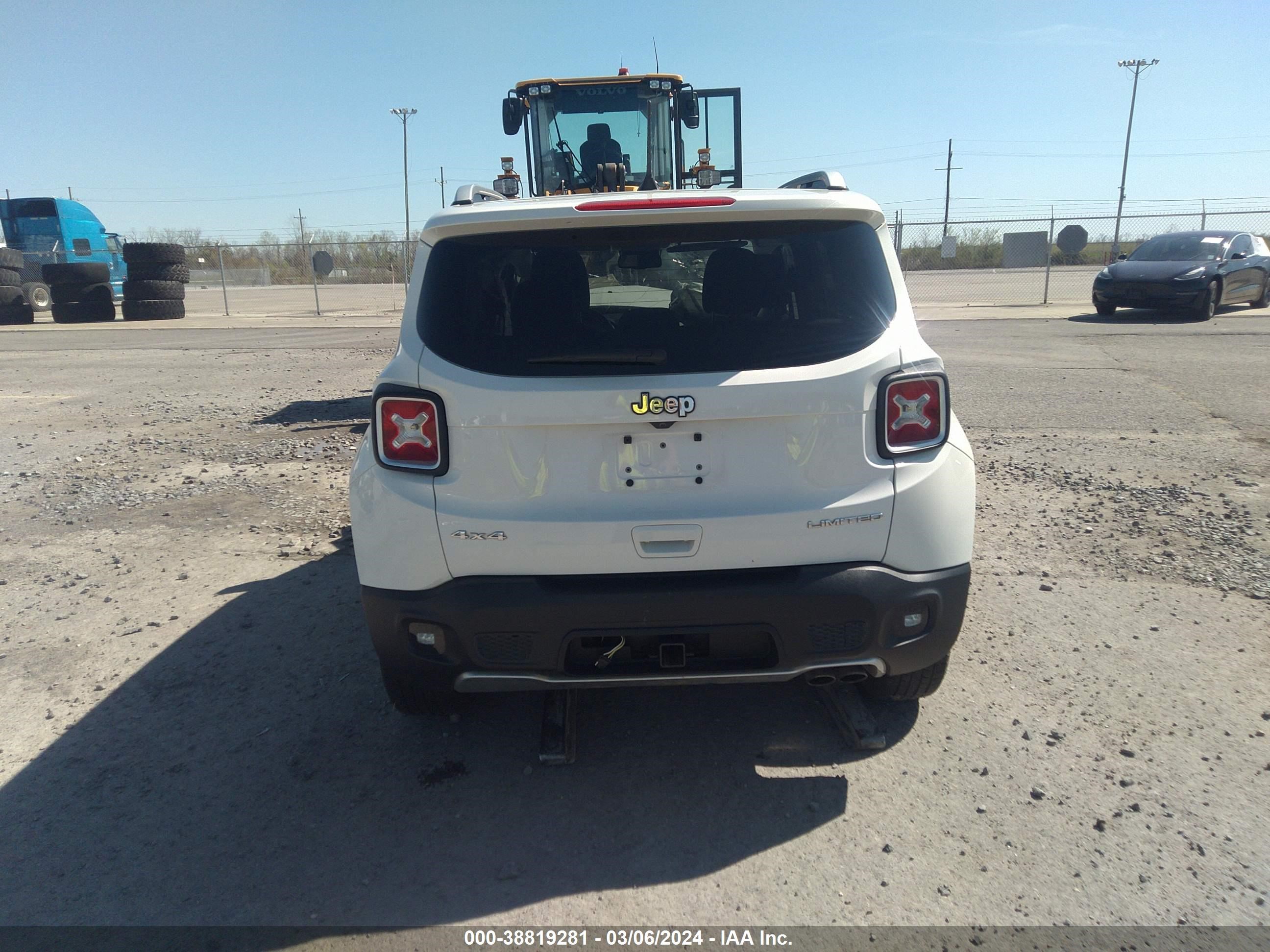 2018 Jeep Renegade Limited 4X4 vin: ZACCJBDB7JPG95641