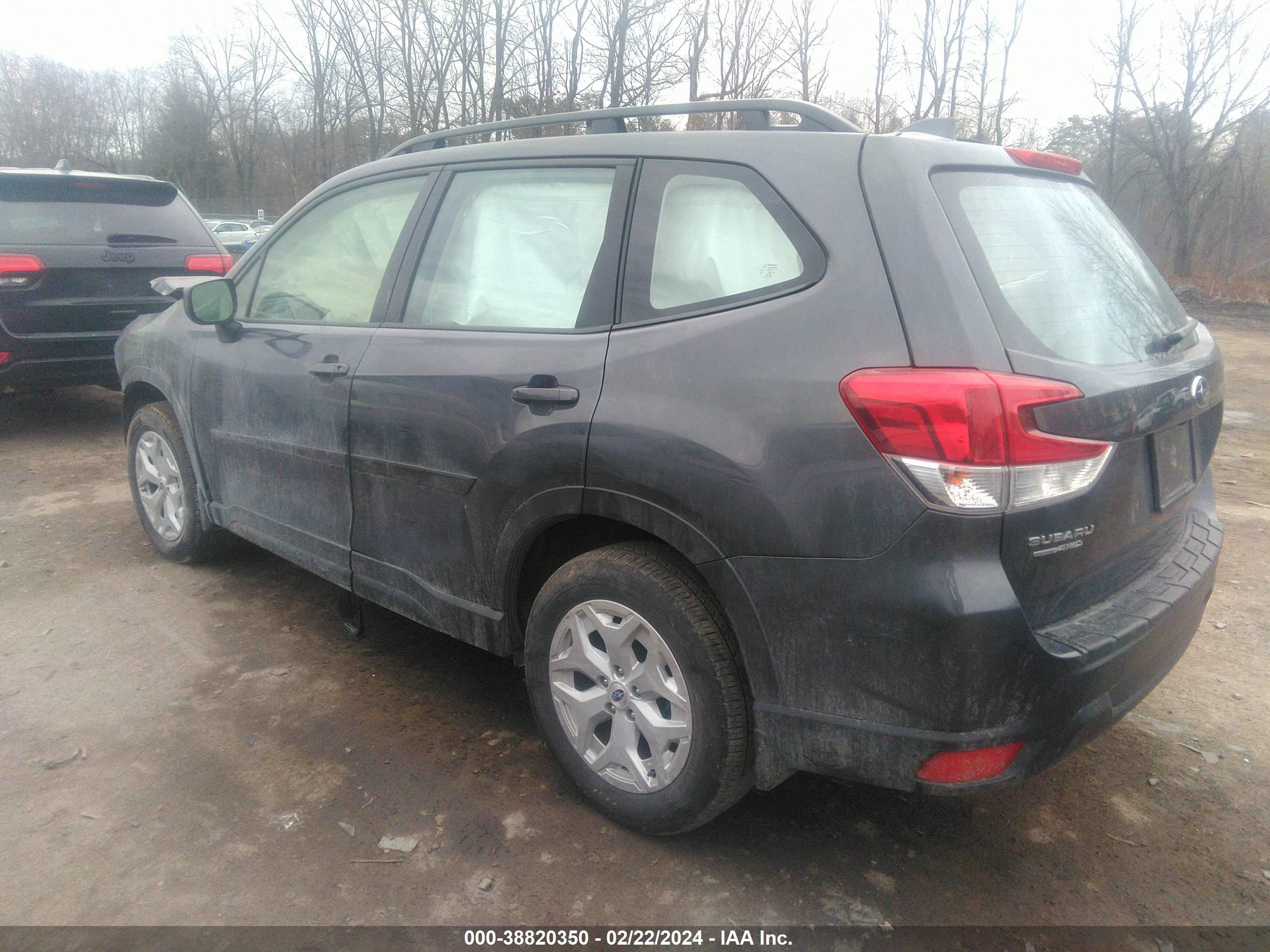 2022 Subaru Forester vin: JF2SKACC3NH496582