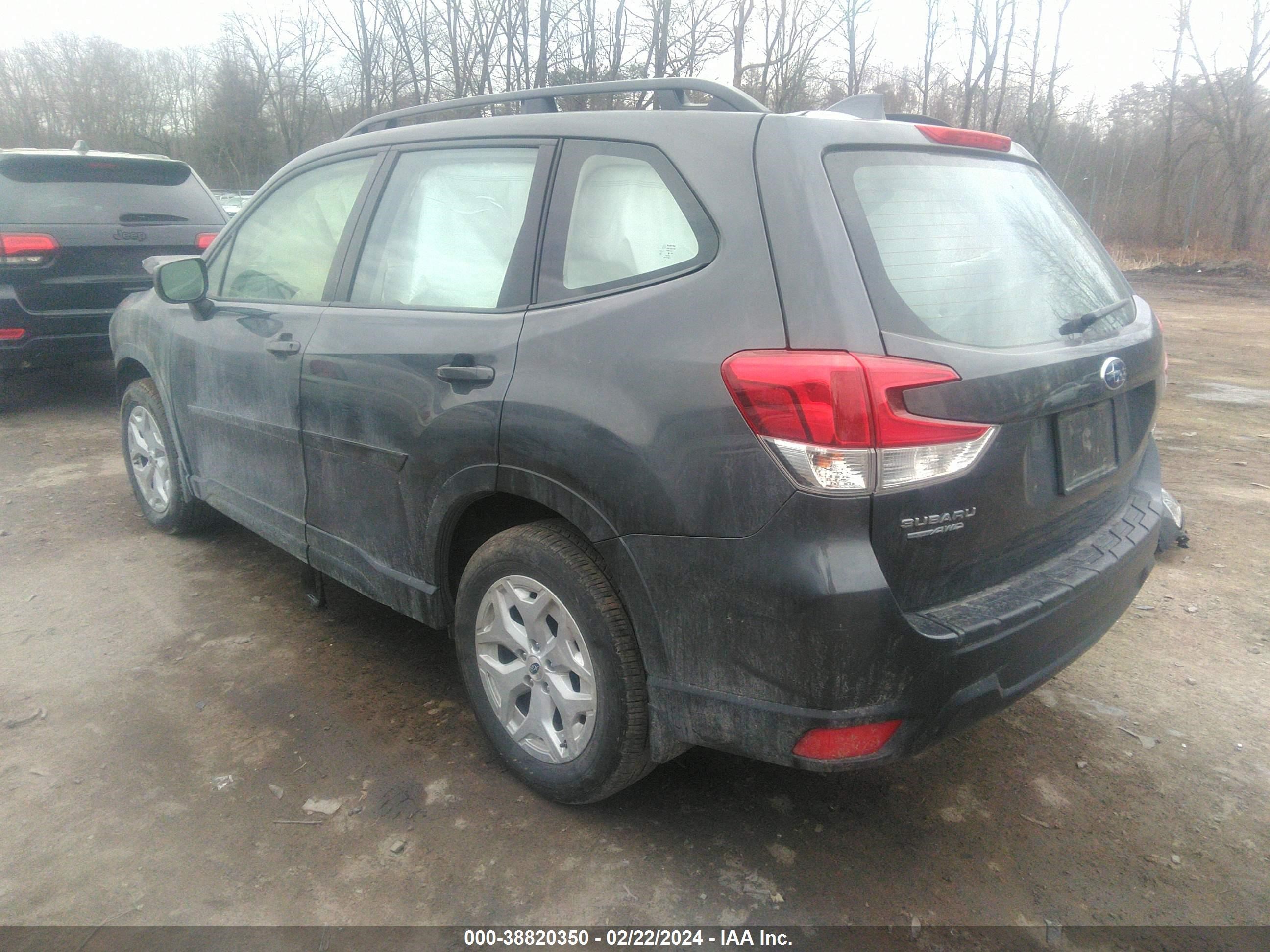 2022 Subaru Forester vin: JF2SKACC3NH496582