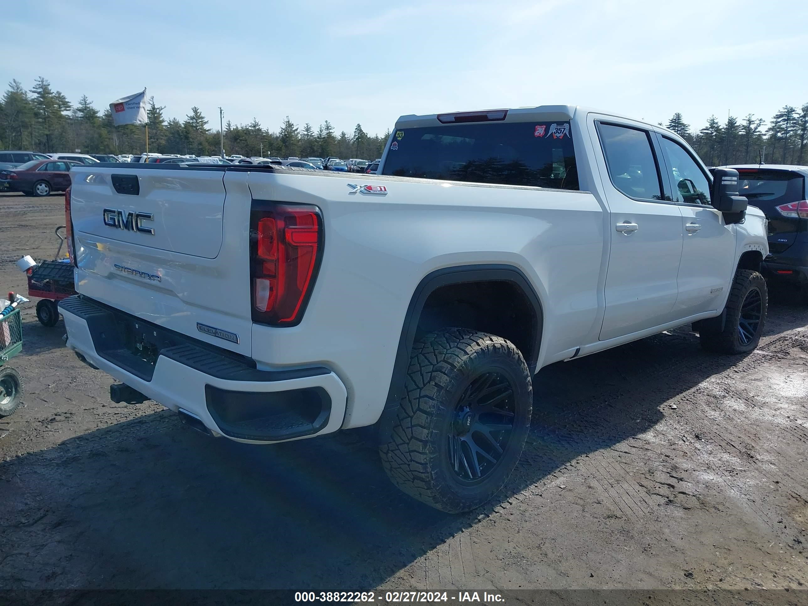 2021 GMC Sierra 1500 4Wd Short Box Elevation/4Wd Standard Box Elevation vin: 3GTU9CED5MG450569