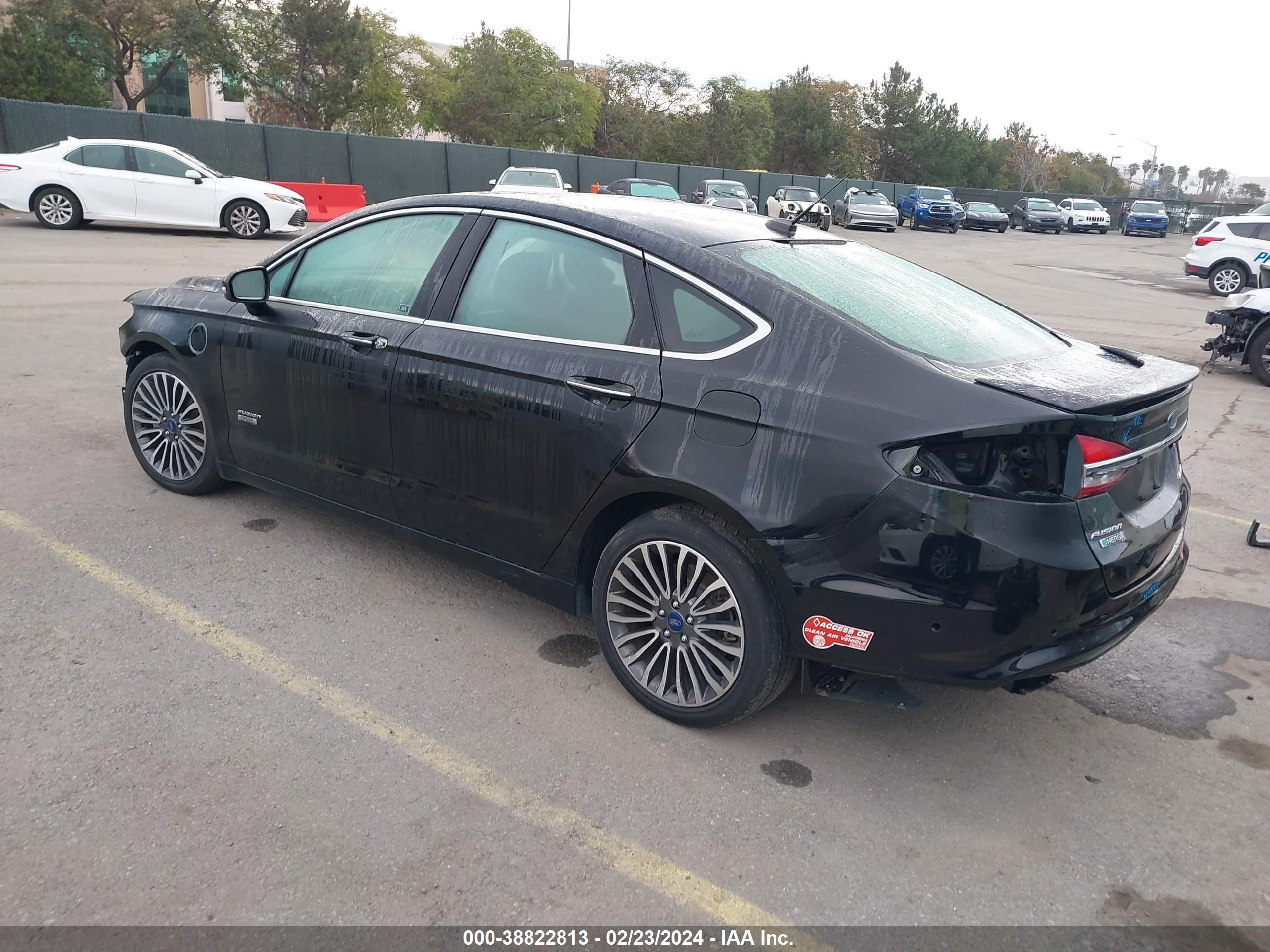 2018 Ford Fusion Energi Titanium vin: 3FA6P0SU6JR110385