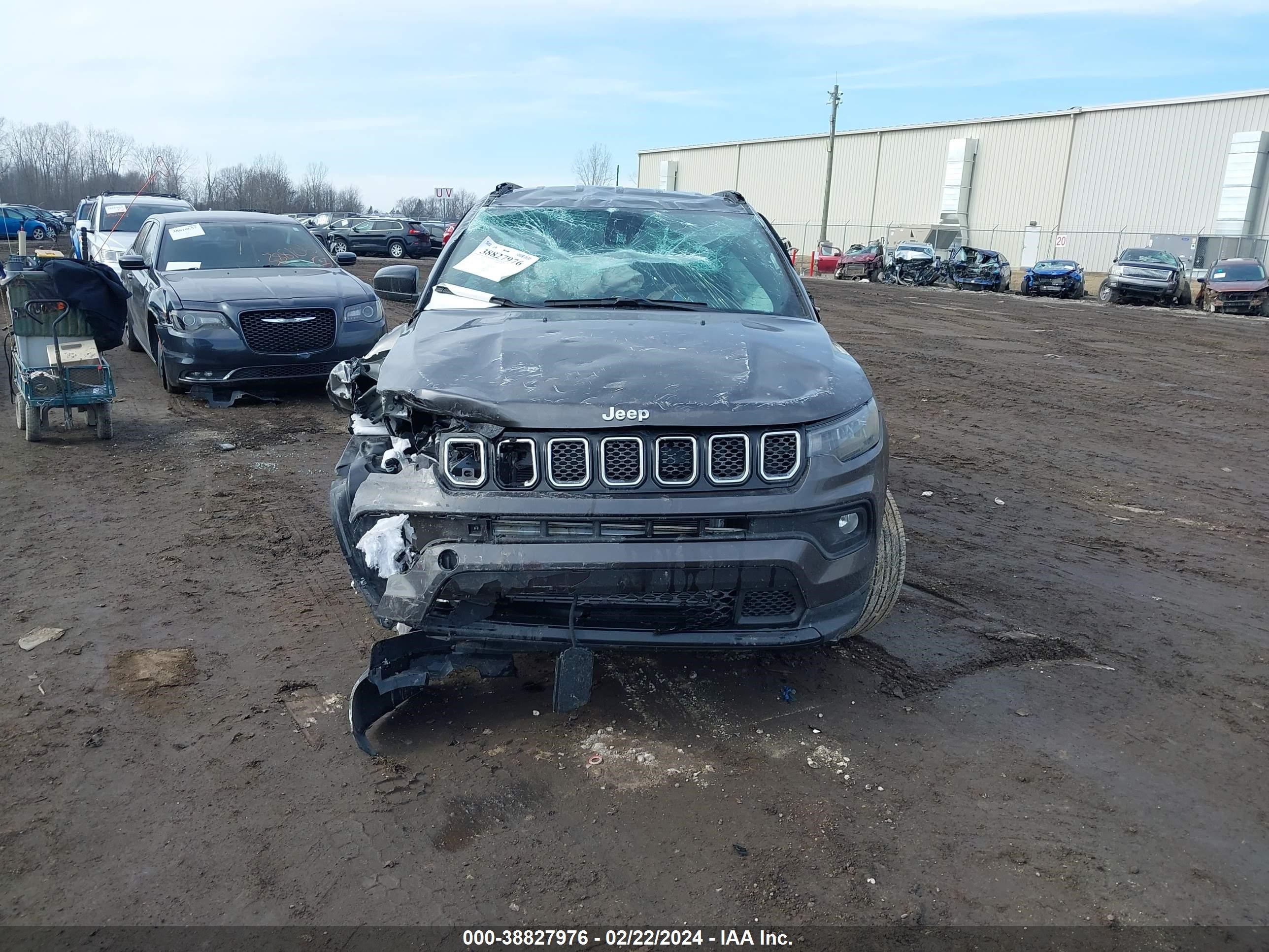 2023 Jeep Compass Latitude Lux Fwd vin: 3C4NJDFN4PT538582