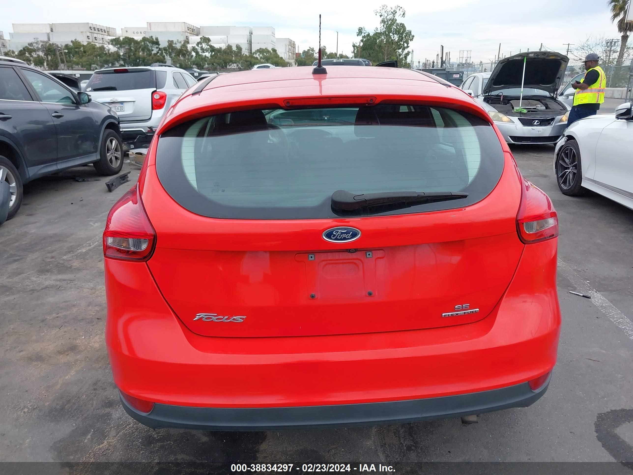 2016 Ford Focus Se vin: 1FADP3K20GL301900