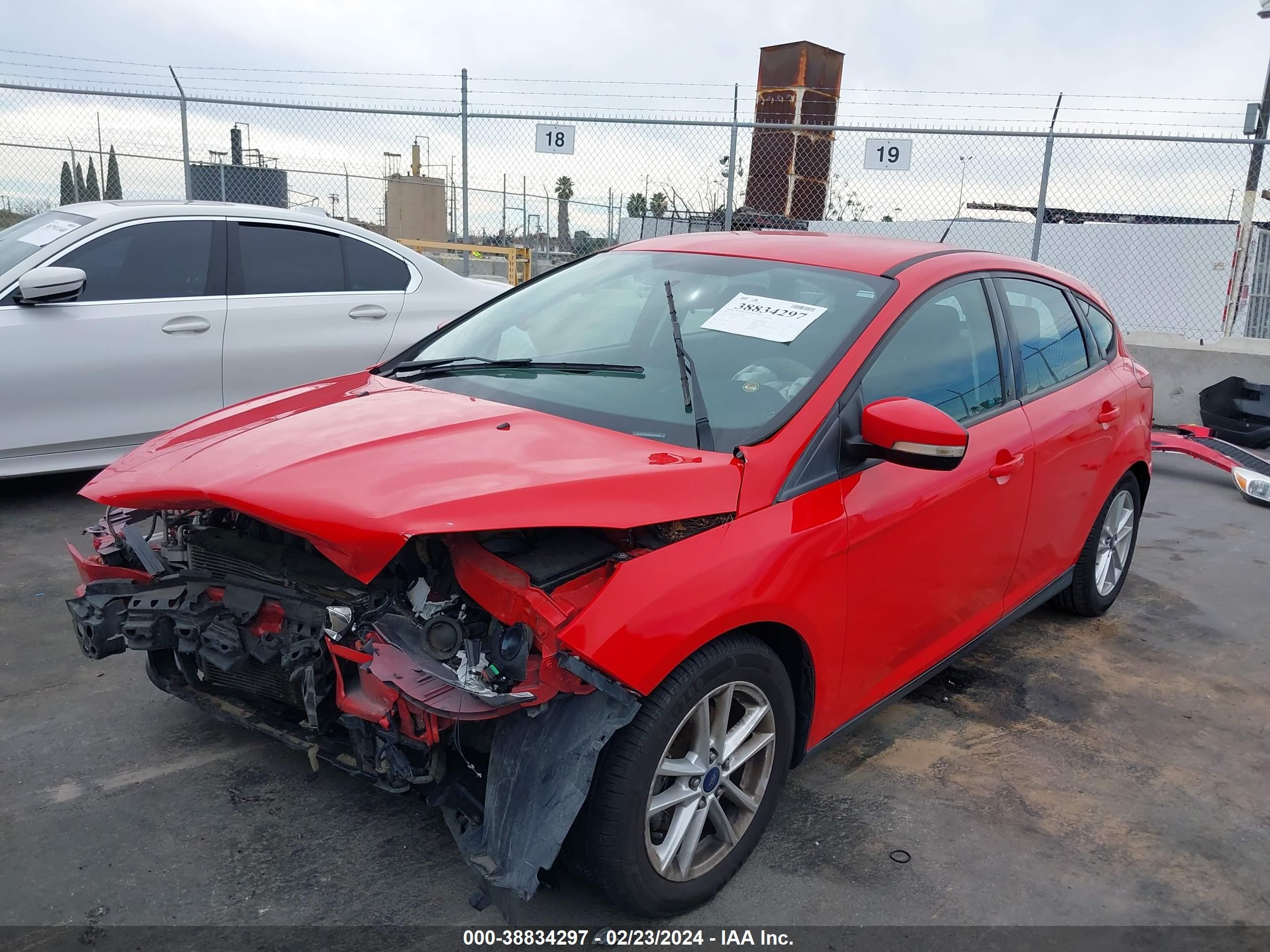 2016 Ford Focus Se vin: 1FADP3K20GL301900