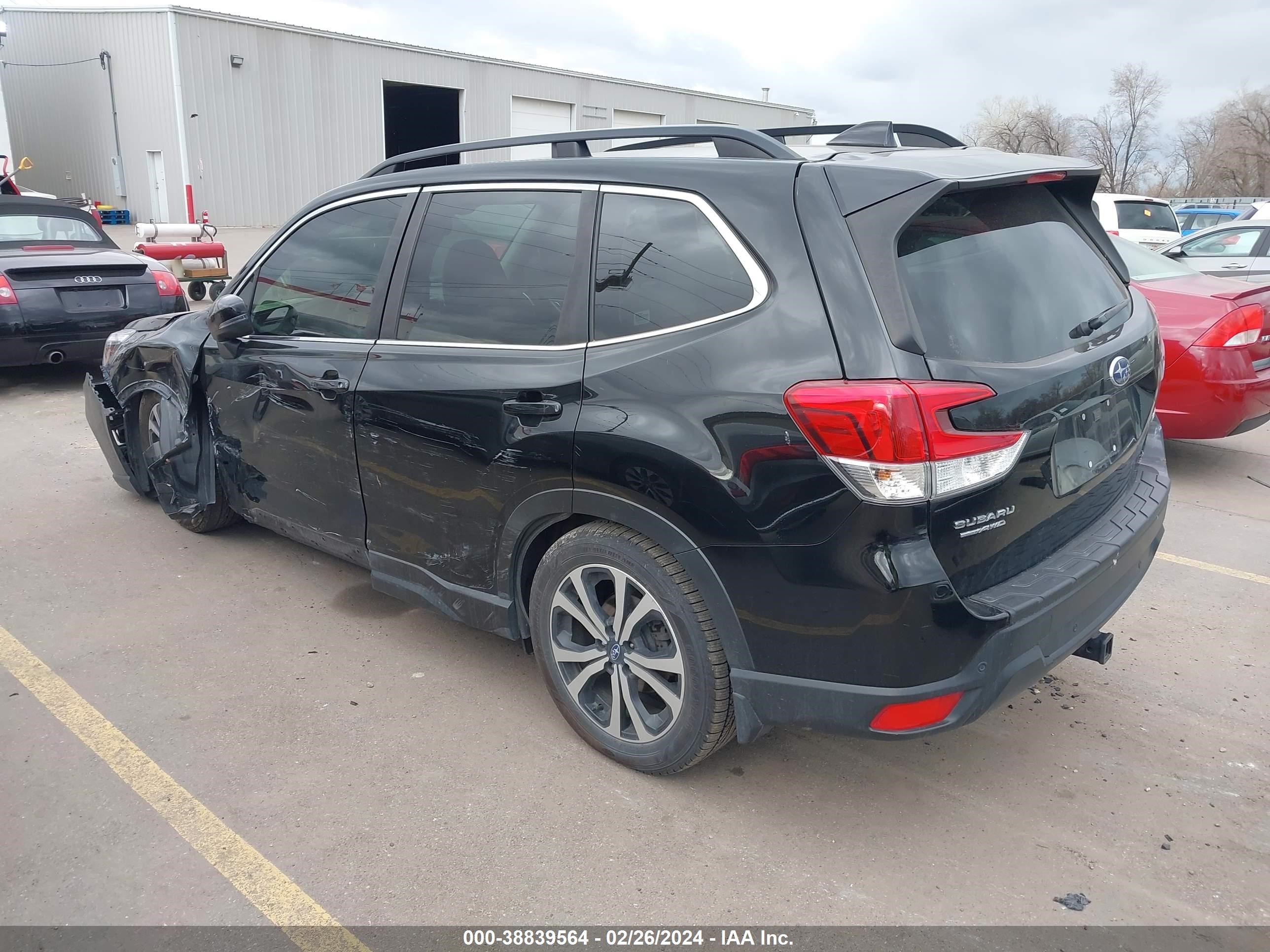 2019 Subaru Forester Limited vin: JF2SKAUC7KH417229