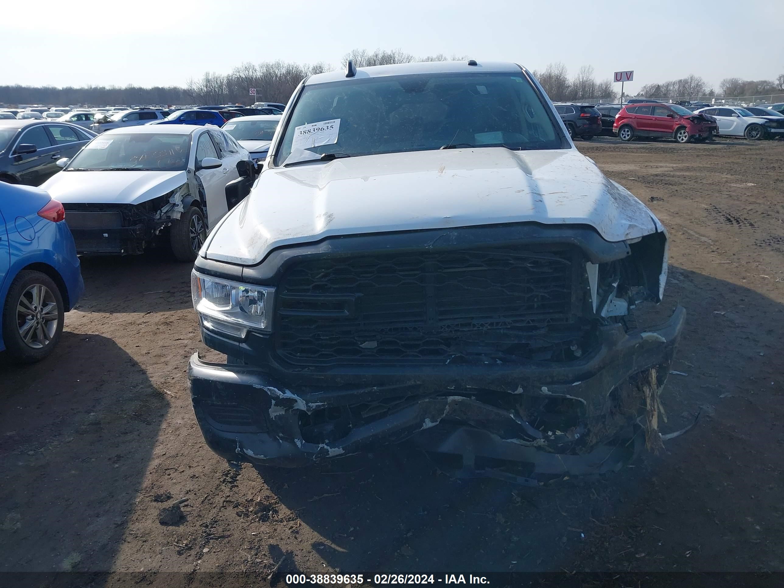 2020 Ram 2500 Tradesman 4X4 8' Box vin: 3C6UR5HJ3LG203988